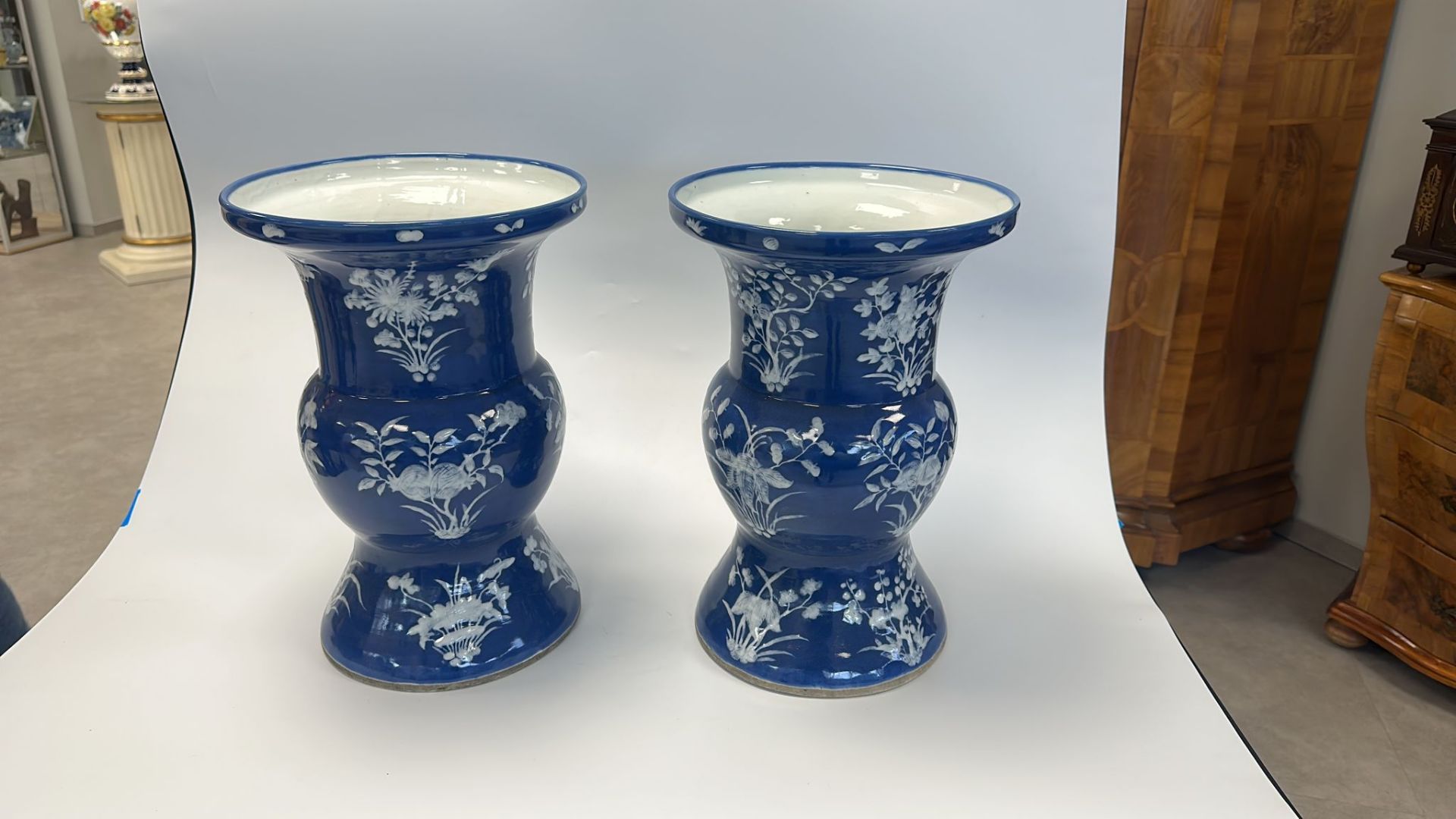Vasenpaar (China, wohl 19. Jh.) - Bild 3 aus 9