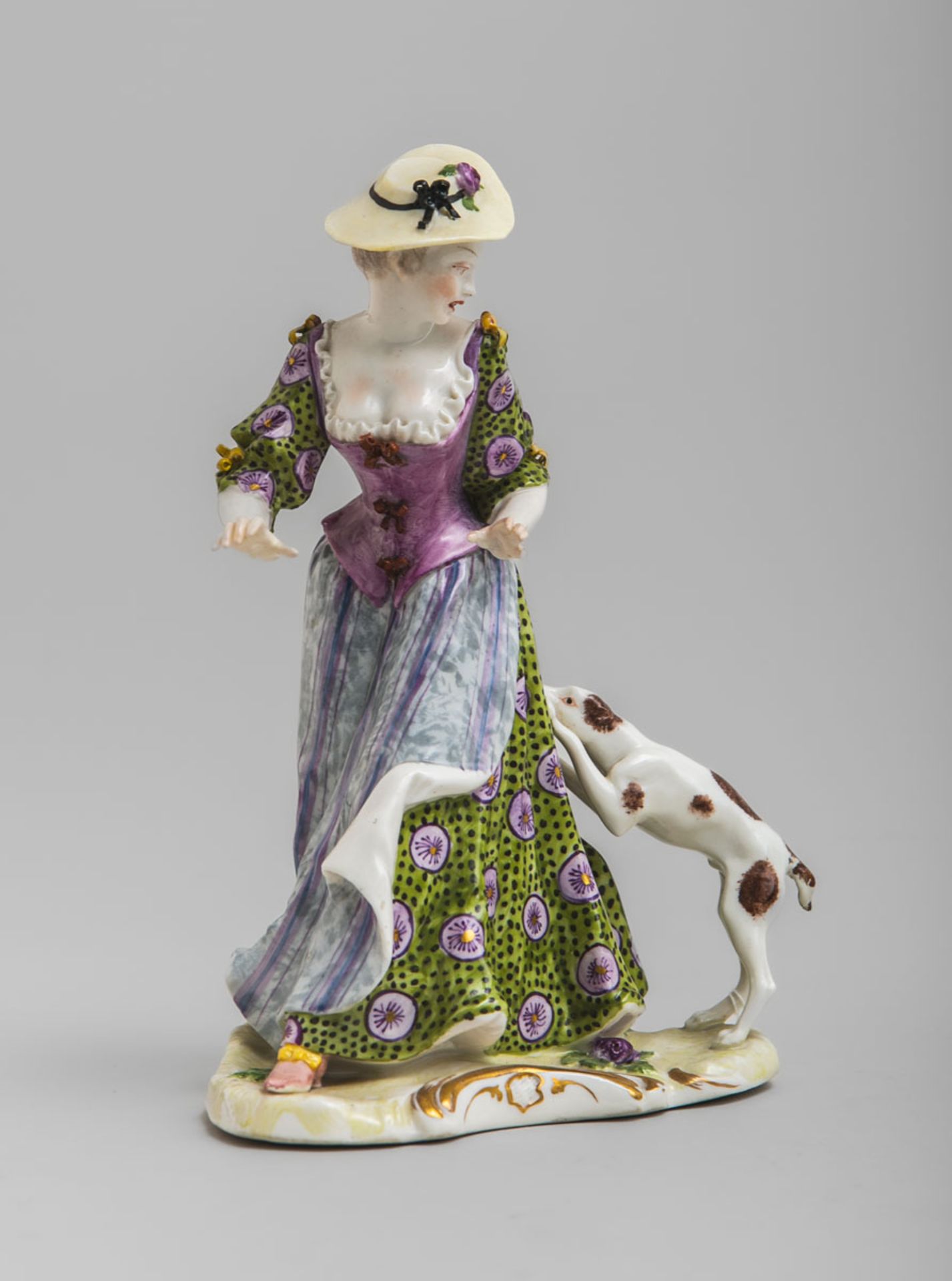 Figurine "Dame von Hund angefallen" (Nymphenburg)