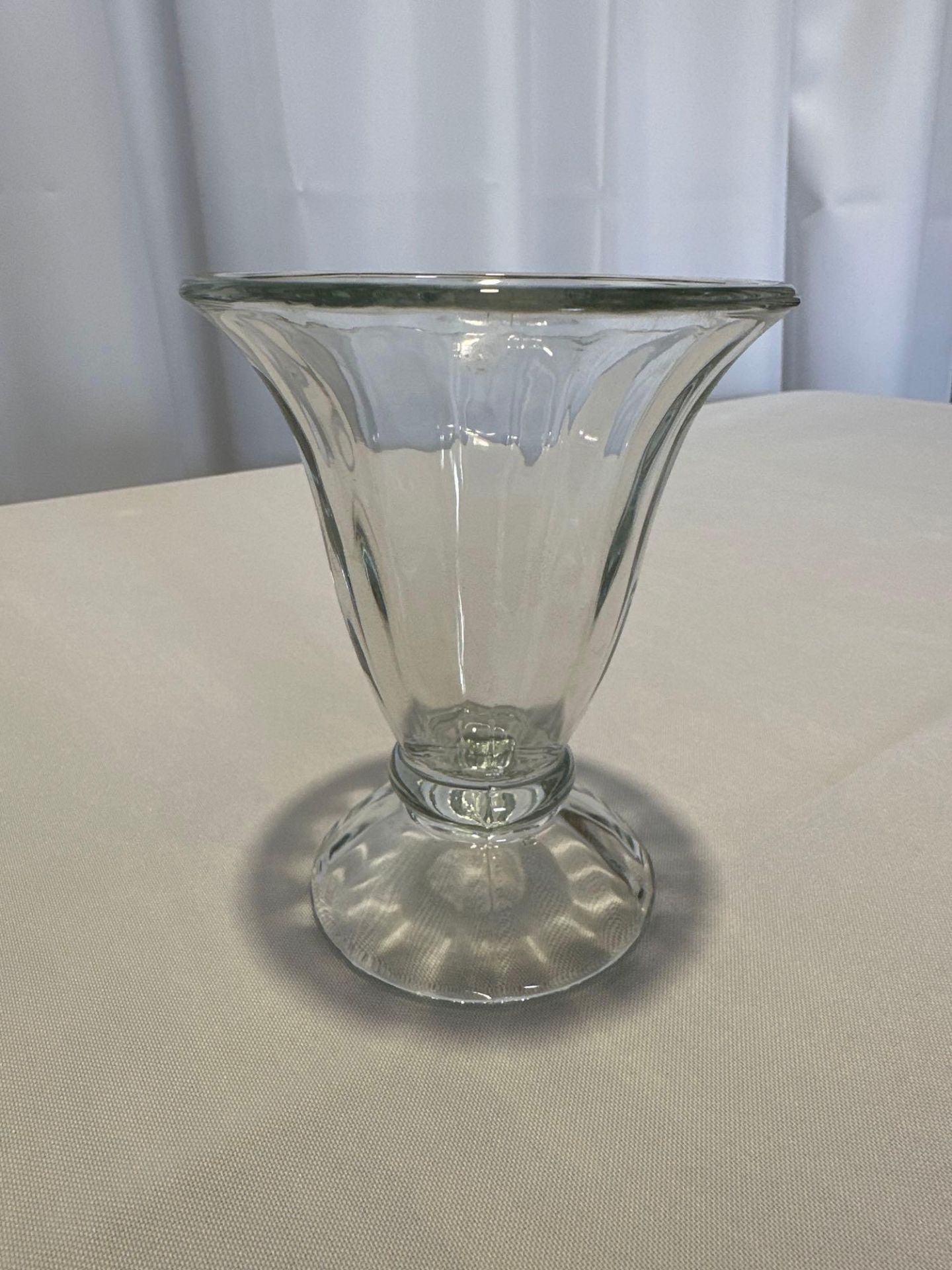 Tulip Sundae Glass (5 crate charges 5 X $8 each will be added to your invoice) - Image 2 of 2