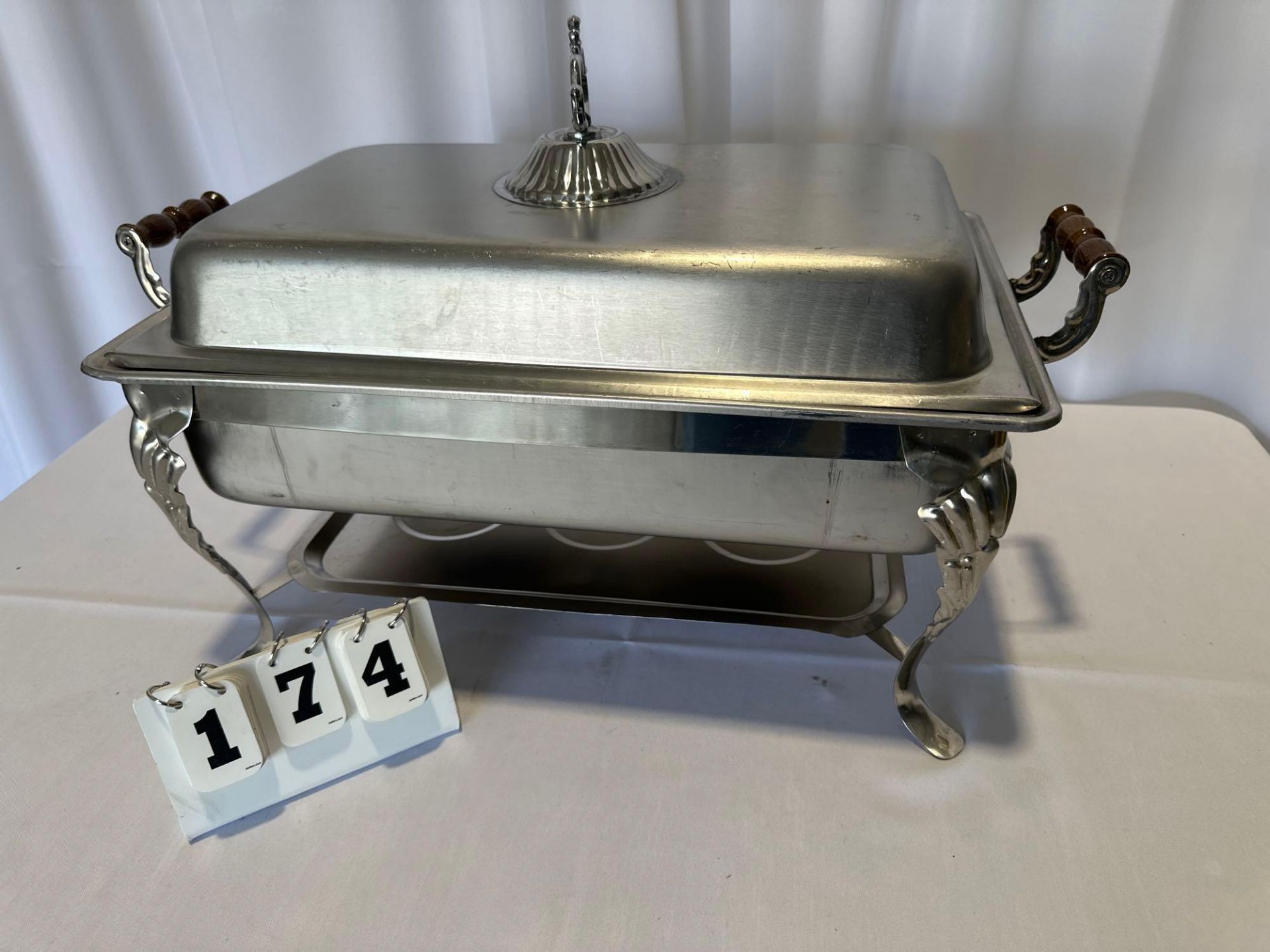 8Qt Chafer Stainless Rec w/ Wood HandleÂ (tote charge 6 X $5 will be added to your invoice)