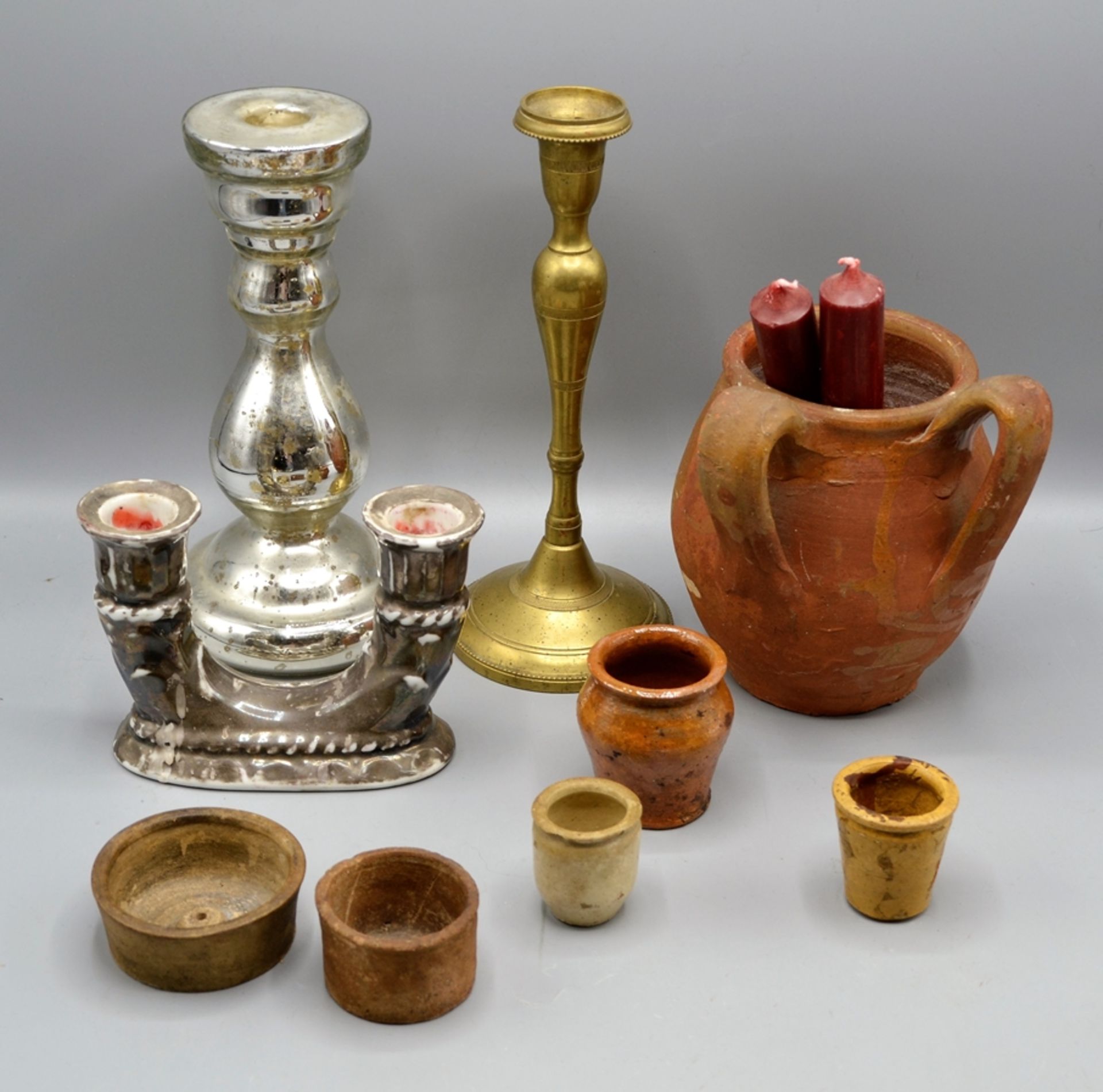 Kiste Porzellan u. Steingut, darunter Nudelholz, Zwiebelmusterdekor, Bauernsilber, Messingleuchter, - Bild 3 aus 3