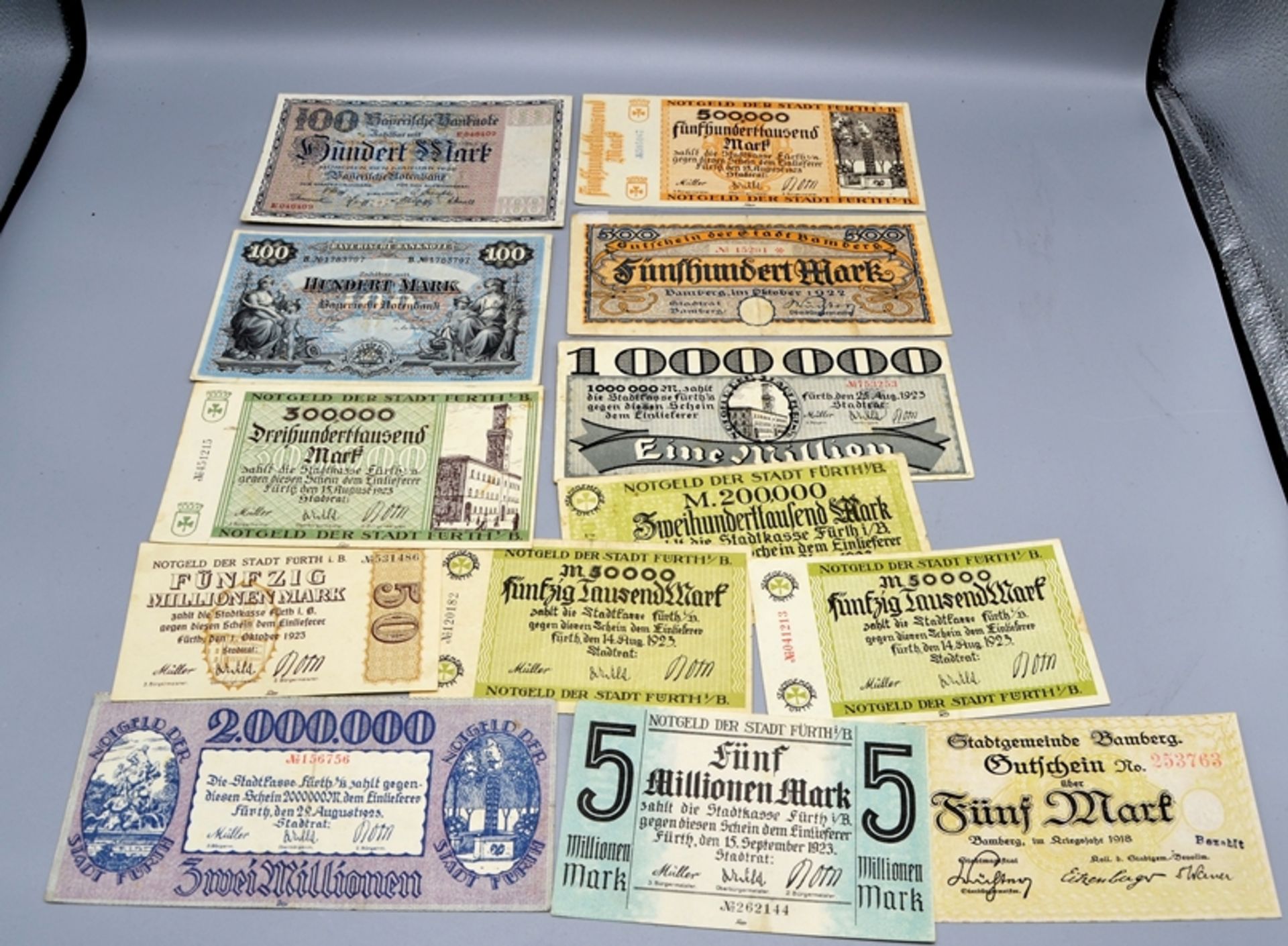 35 verschiedene Großgeldscheine (meist Notgeld) Banknoten, nur Bayern - Städte und Gemeinden, Umlau