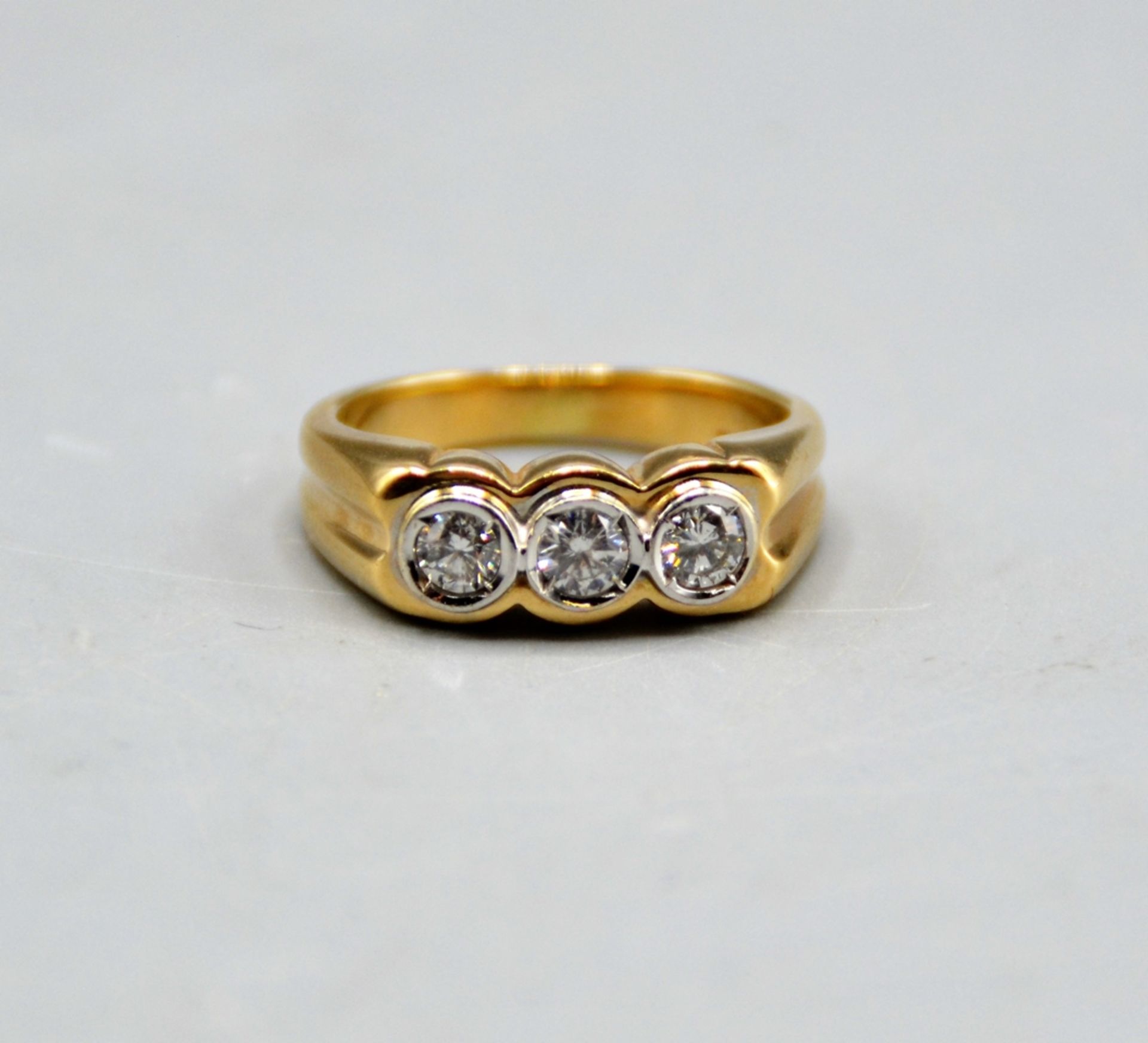 Brillantring Diamantring 3 Brillanten zus. ca. 0,6 ct 585 Gold, massive Goldschmiedearbeit, Ø 17 mm - Image 3 of 7