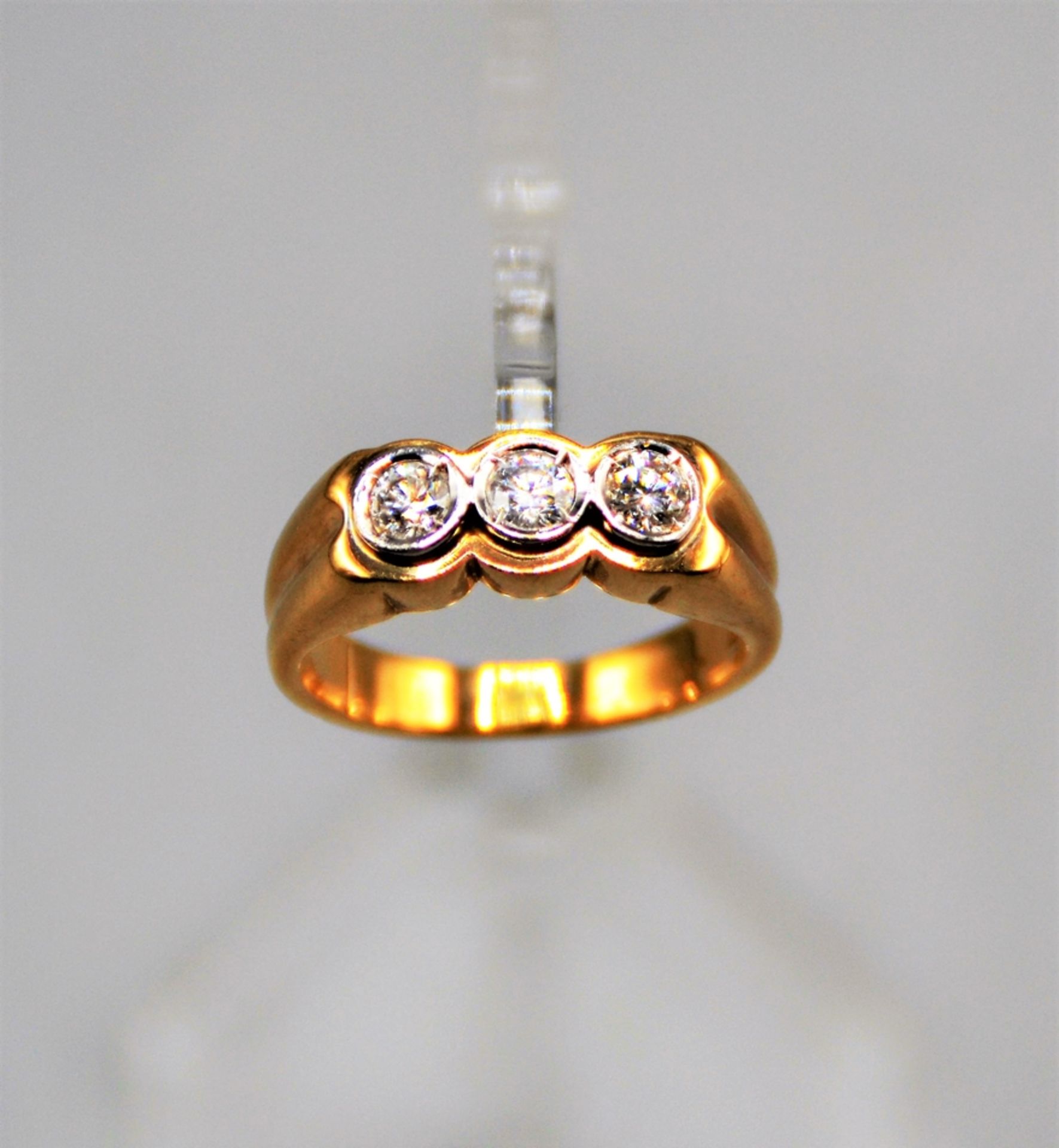 Brillantring Diamantring 3 Brillanten zus. ca. 0,6 ct 585 Gold, massive Goldschmiedearbeit, Ø 17 mm