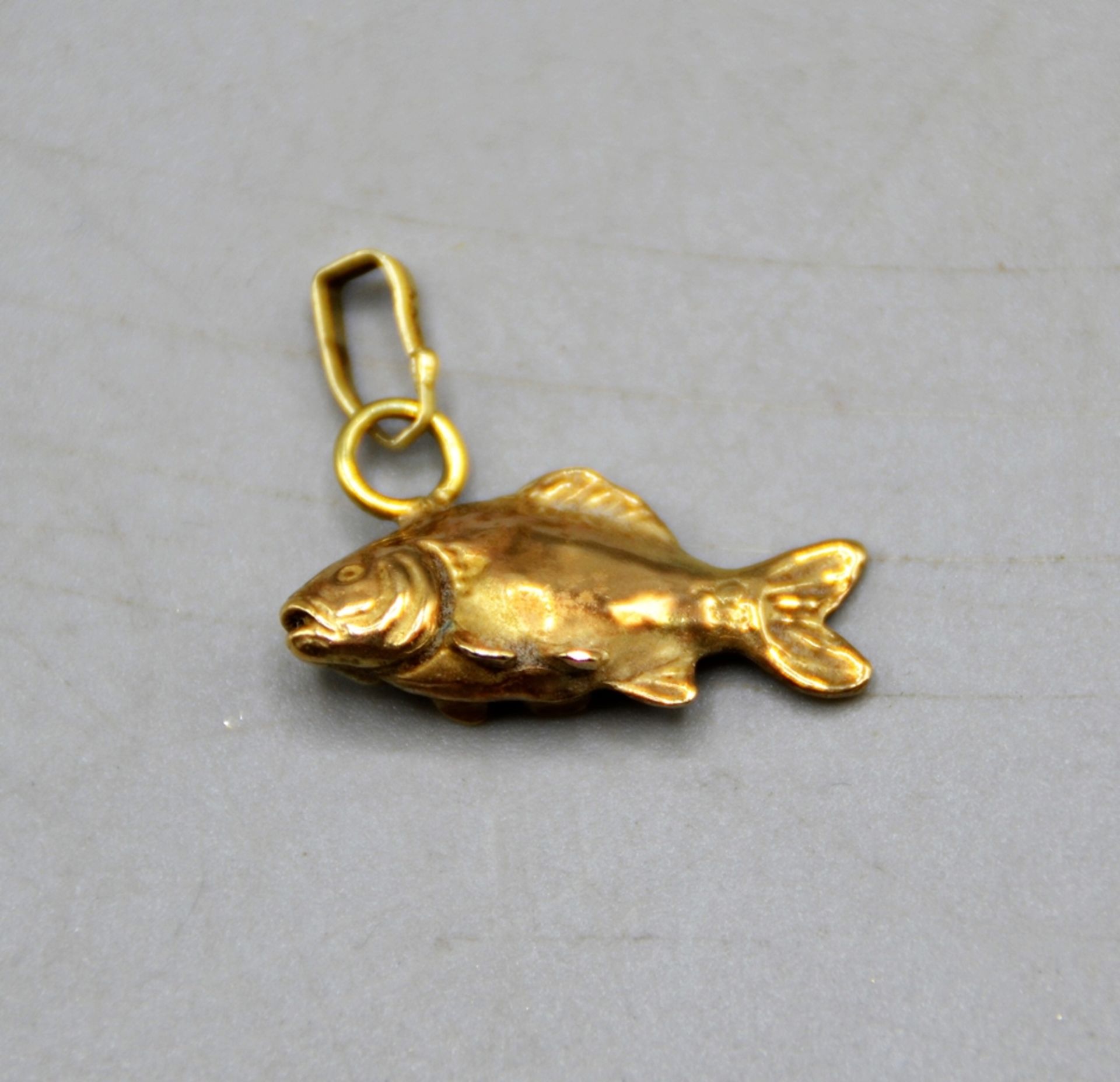 Fisch Goldanhänger 333 Gold massiv, ca. 22 mm, 3,7 g