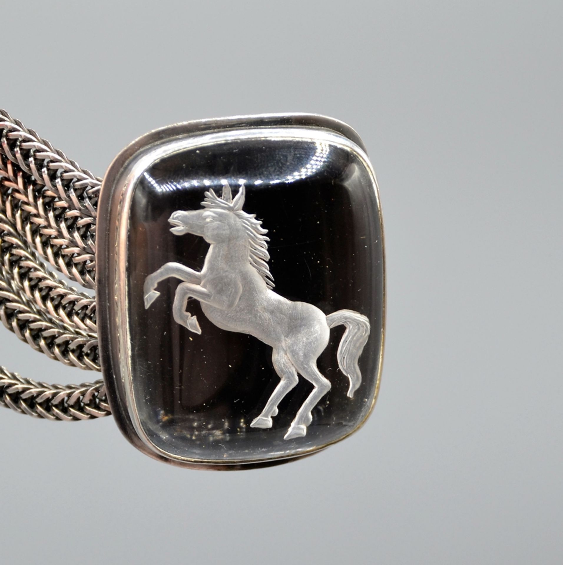 Silber 835 Armband Pferd Hengst, 6-reihig, in Glas geschnittener Hengst ca. 4,4 x 3,5 cm, Breite Ar - Image 3 of 3