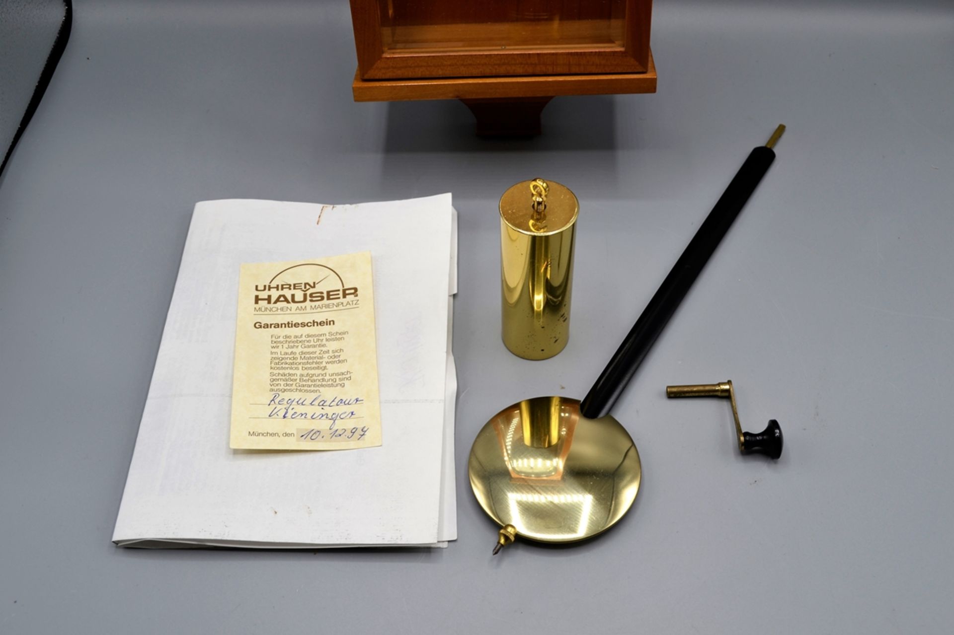 Kieninger Miniatur Seilzugregulator Wanduhr ca. 54 cm, die Uhr läuft an (Ganggenauigkeit u. Laufdau - Bild 2 aus 5