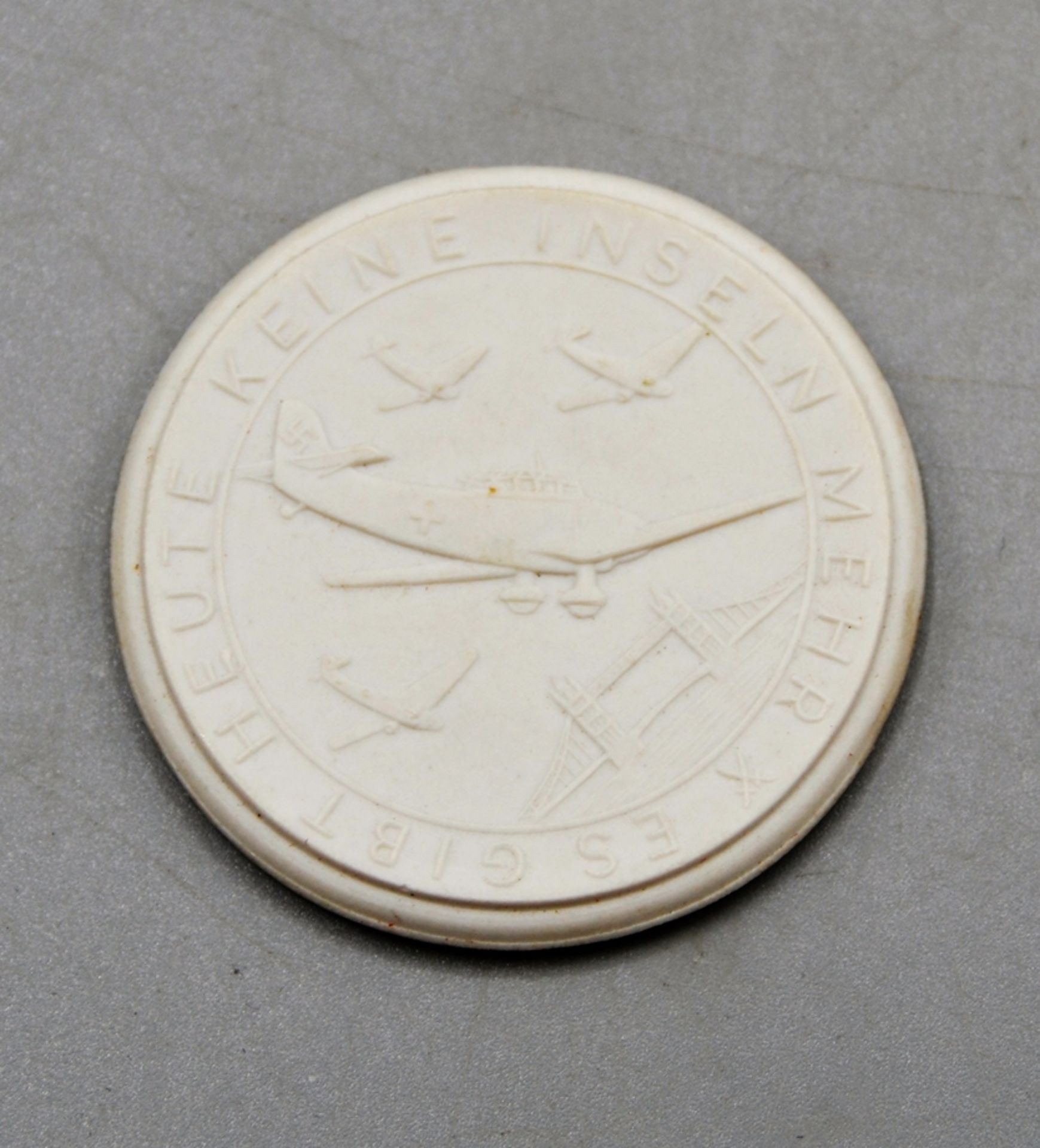 Meissen Porzellan Medaille Plakette 1941 "Flieger gegen England" WKII, Scheuch Nr. 1877, selten, Ø 