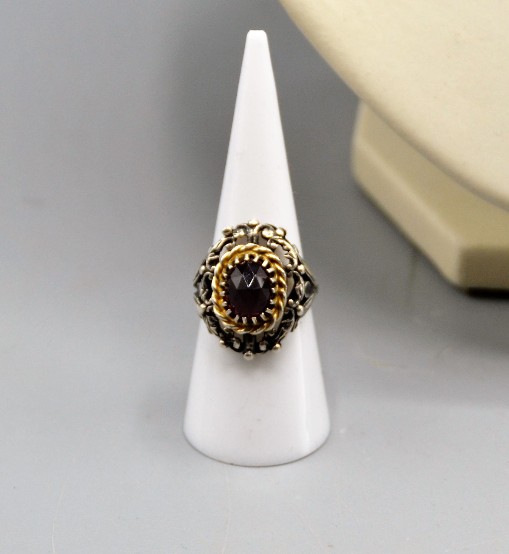 Granat Silber Trachtenschmuck Set Collier Ohrringe Ring, Collier ca. 41-43 cm, Ring Ø ca. 17 mm, al - Bild 3 aus 3