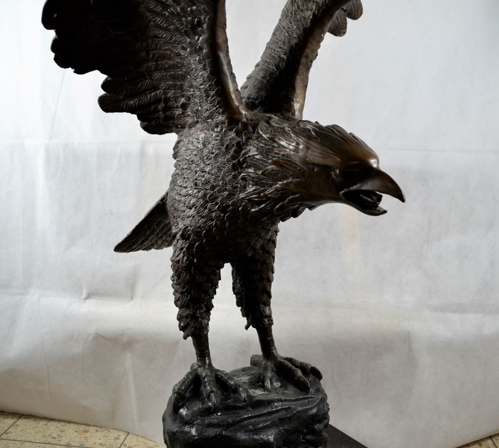 Brunnenfigur Bronzefigur Adler groß 20 Jhdt., große schwere Adler Bronzeskulptur Brunnenfigur (inne - Bild 11 aus 11