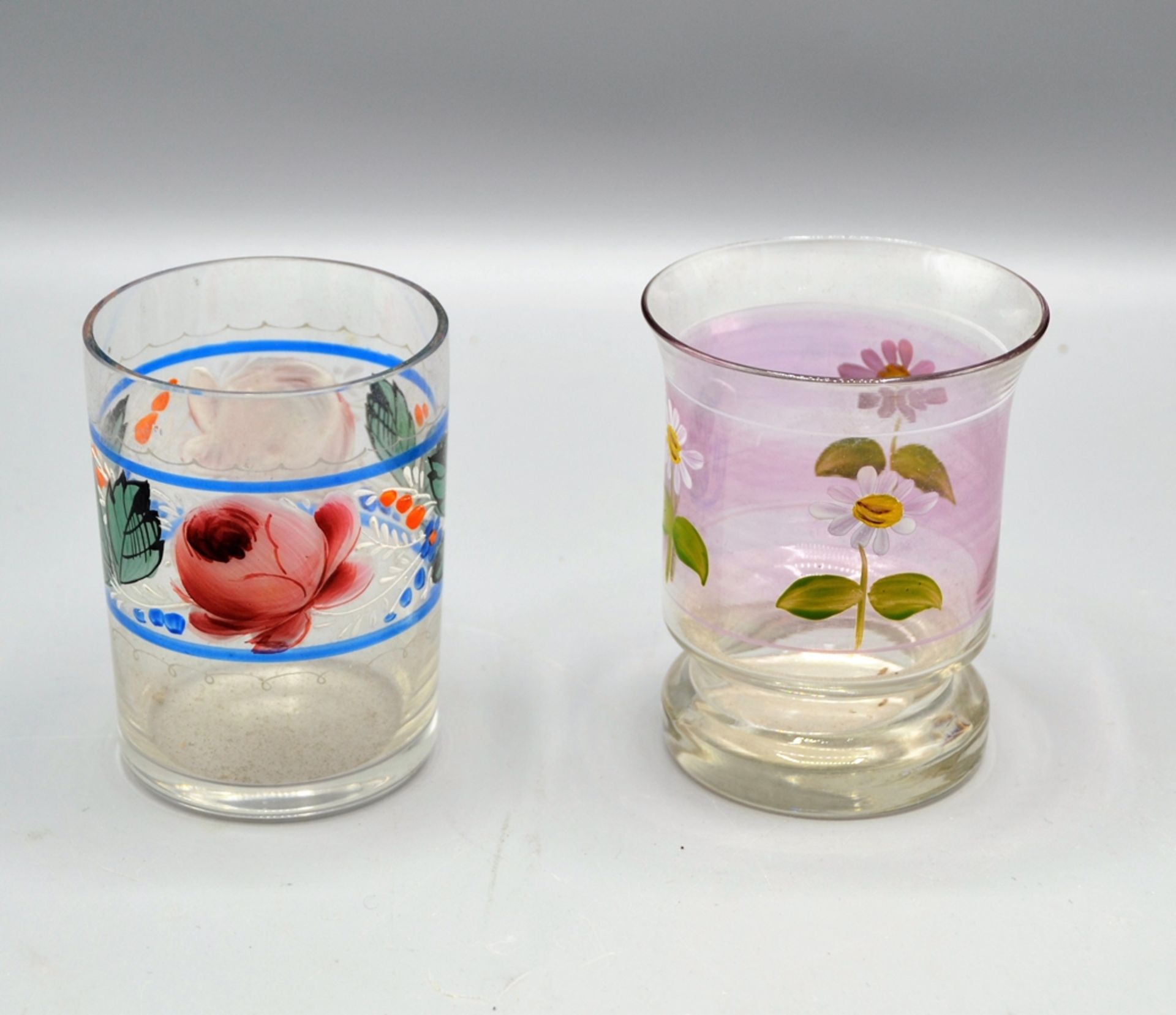 Glasbecher Trinkbecher handbemalte Blumen Rosen 7 St. 20 Jh. - Image 2 of 2