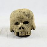 Totenkopf Totenschädel geschnitzt Memento Mori 18 Jh., ca. 9 x 8 cm