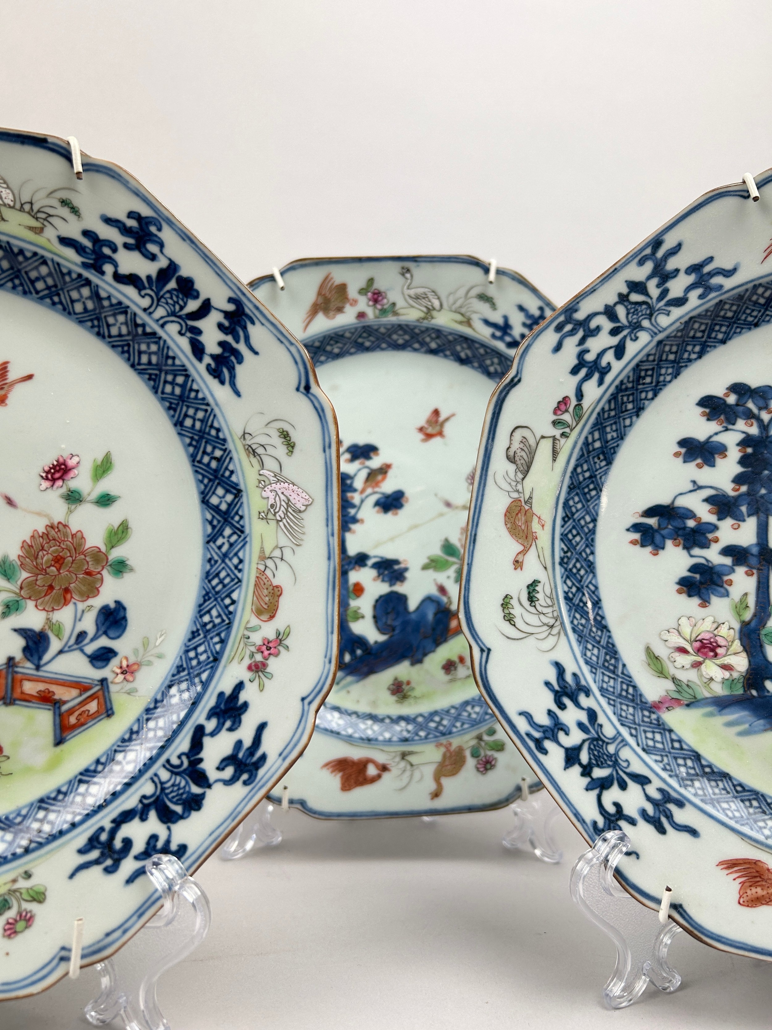 A CHINESE PORCELAIN PART DINNER SERVICE, QIANLONG PERIOD CIRCA 1750, comprising a pair of meat - Image 4 of 11