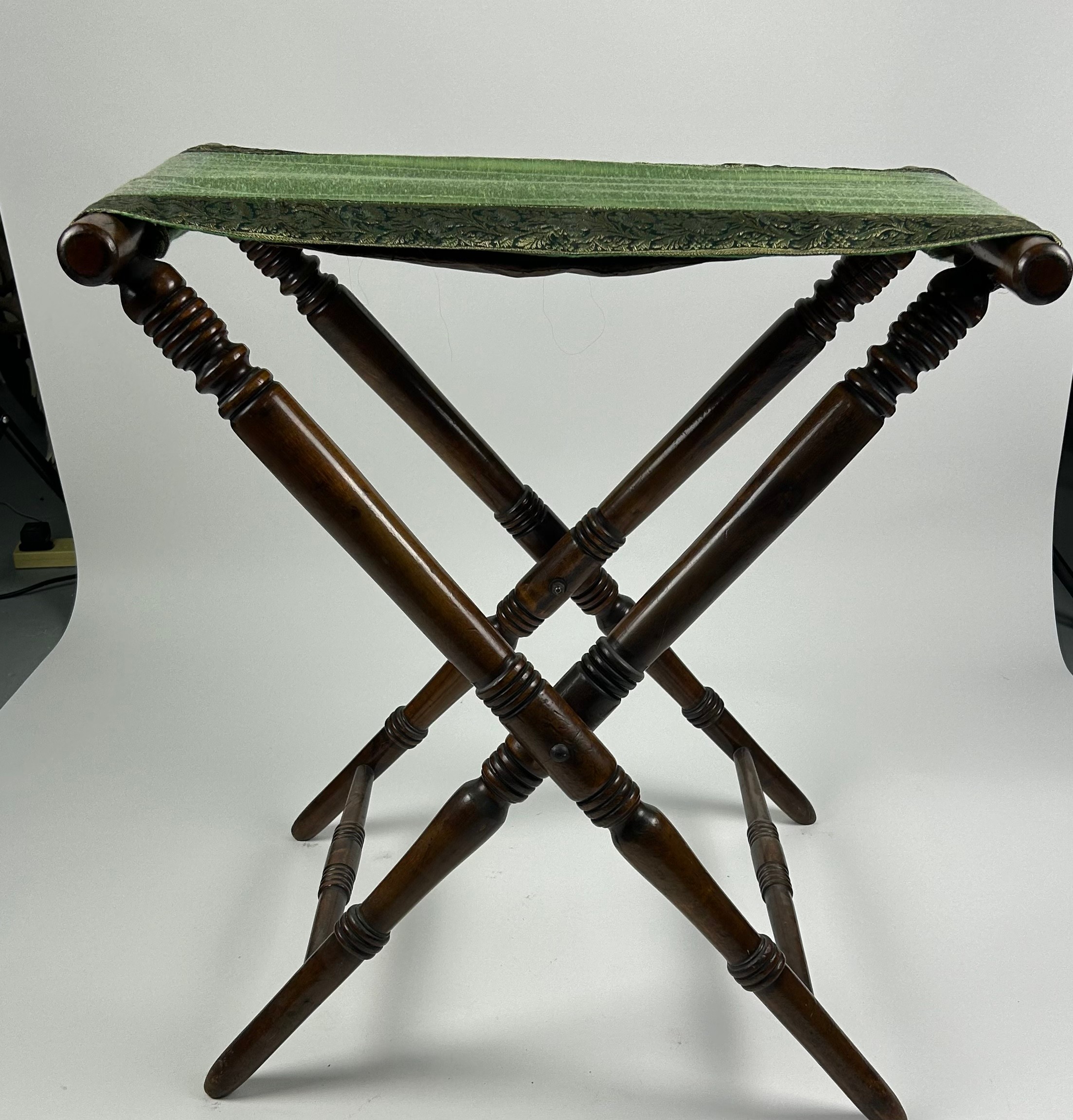 A VICTORIAN MAHOGANY BUTLERS STAND WITH TRAY, 76cm x 70cm - Image 5 of 5