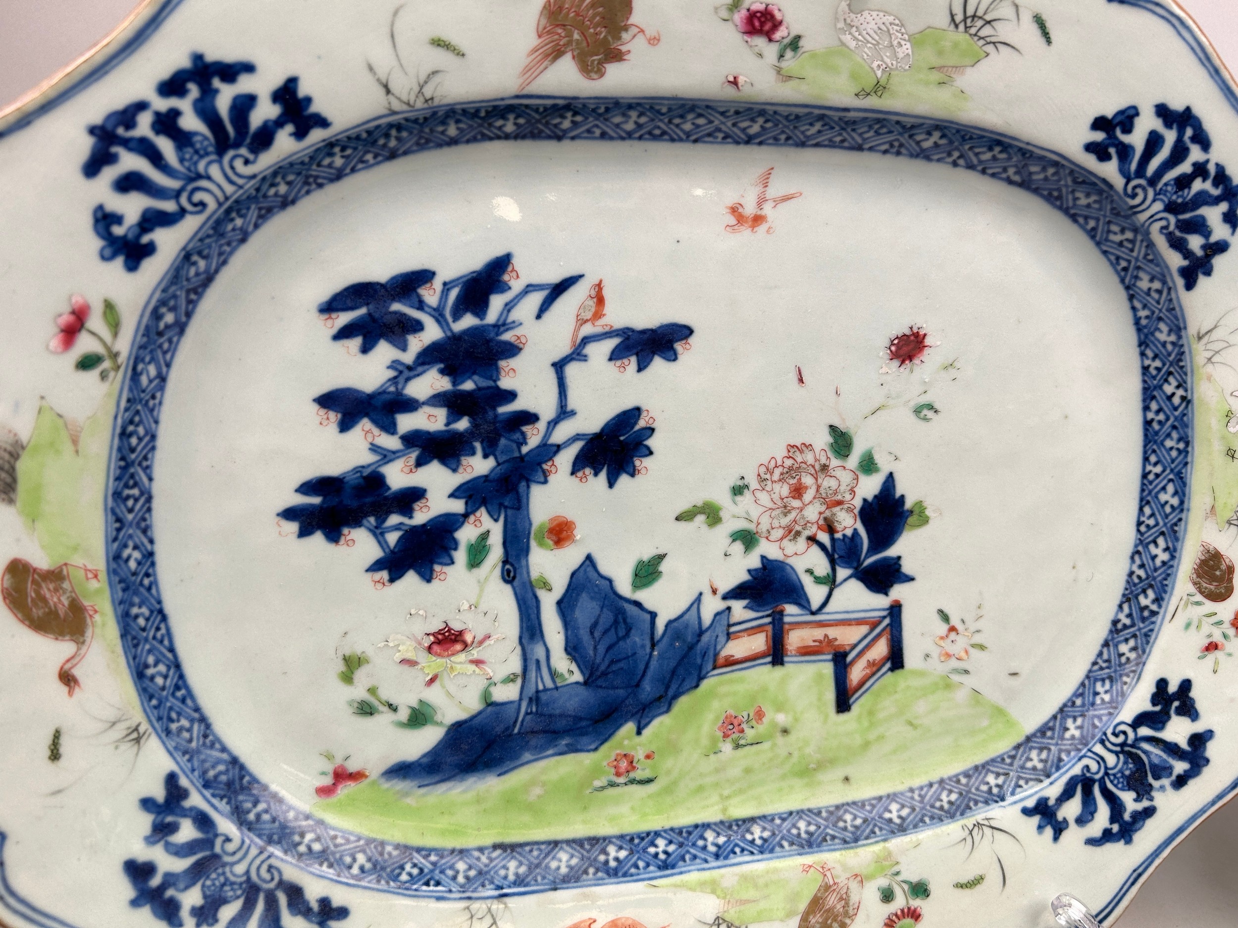 A CHINESE PORCELAIN PART DINNER SERVICE, QIANLONG PERIOD CIRCA 1750, comprising a pair of serving - Image 6 of 11