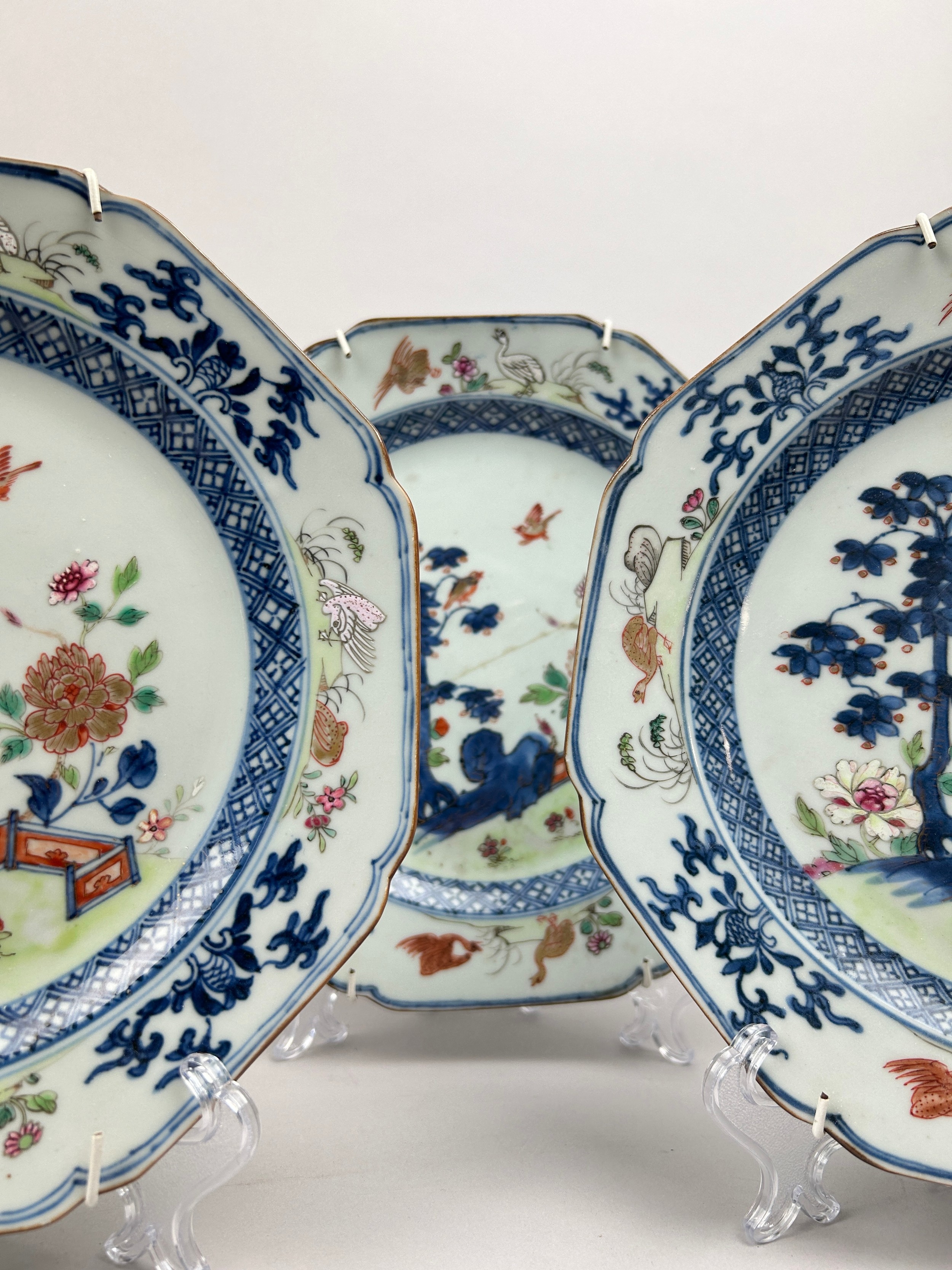 A CHINESE PORCELAIN PART DINNER SERVICE, QIANLONG PERIOD CIRCA 1750, comprising a pair of serving - Image 4 of 11