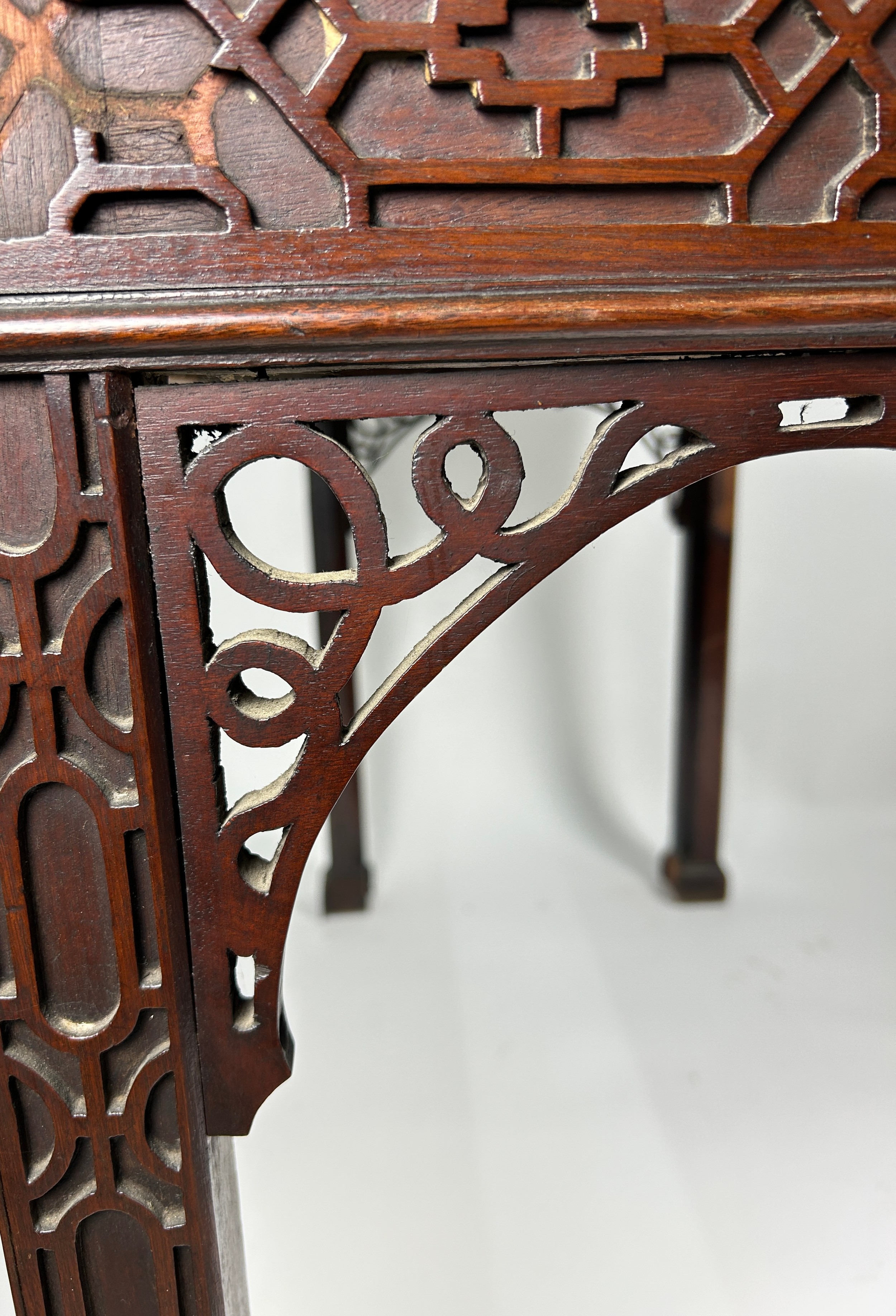 A GEORGE III SERVING TABLE CIRCA 1780 IN MANNER OF THOMAS CHIPPENDALE, Chinese gothic design with - Image 11 of 17