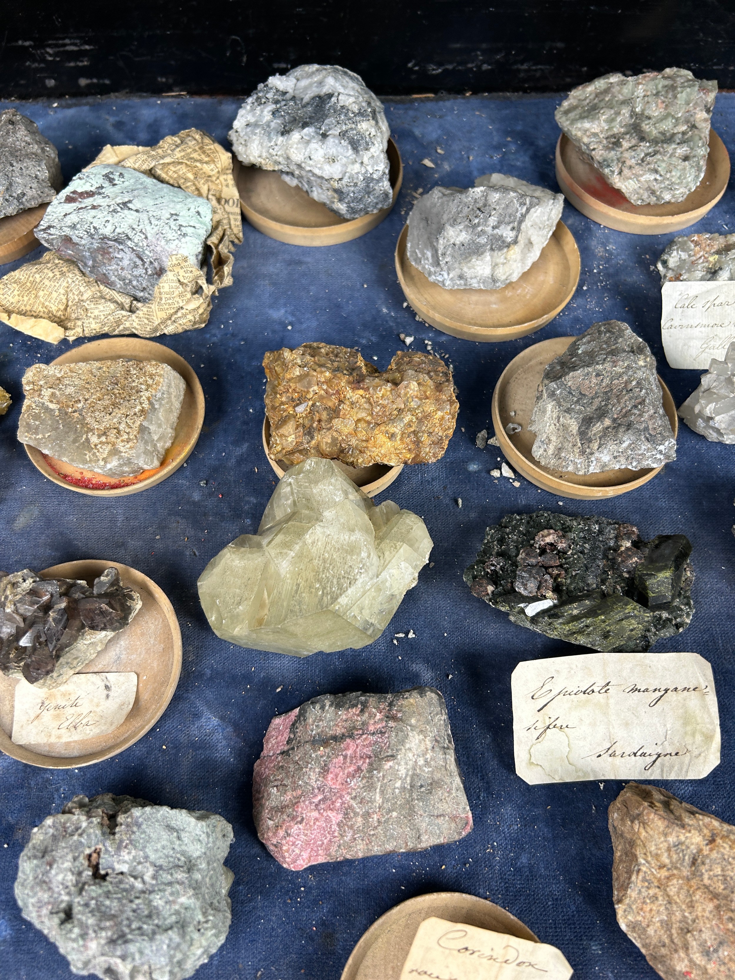 A RARE CABINET COLLECTION OF MINERALS CIRCA 1810-1860, including labels for some very important - Image 23 of 30