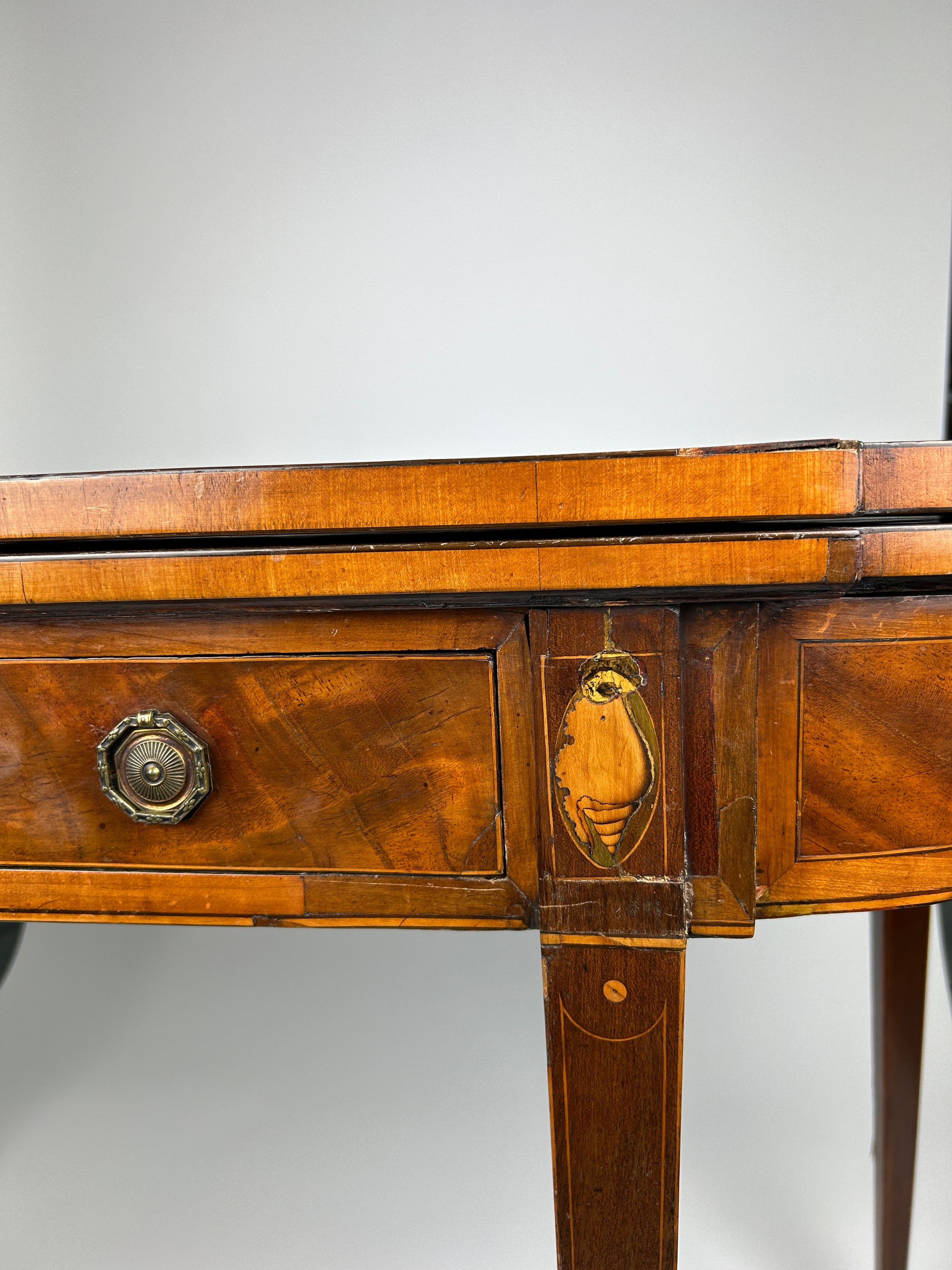 A SHERATON DESIGN GEORGE III TEA TABLE, late 18th century rosewood cross banded with satinwood shell - Image 4 of 7