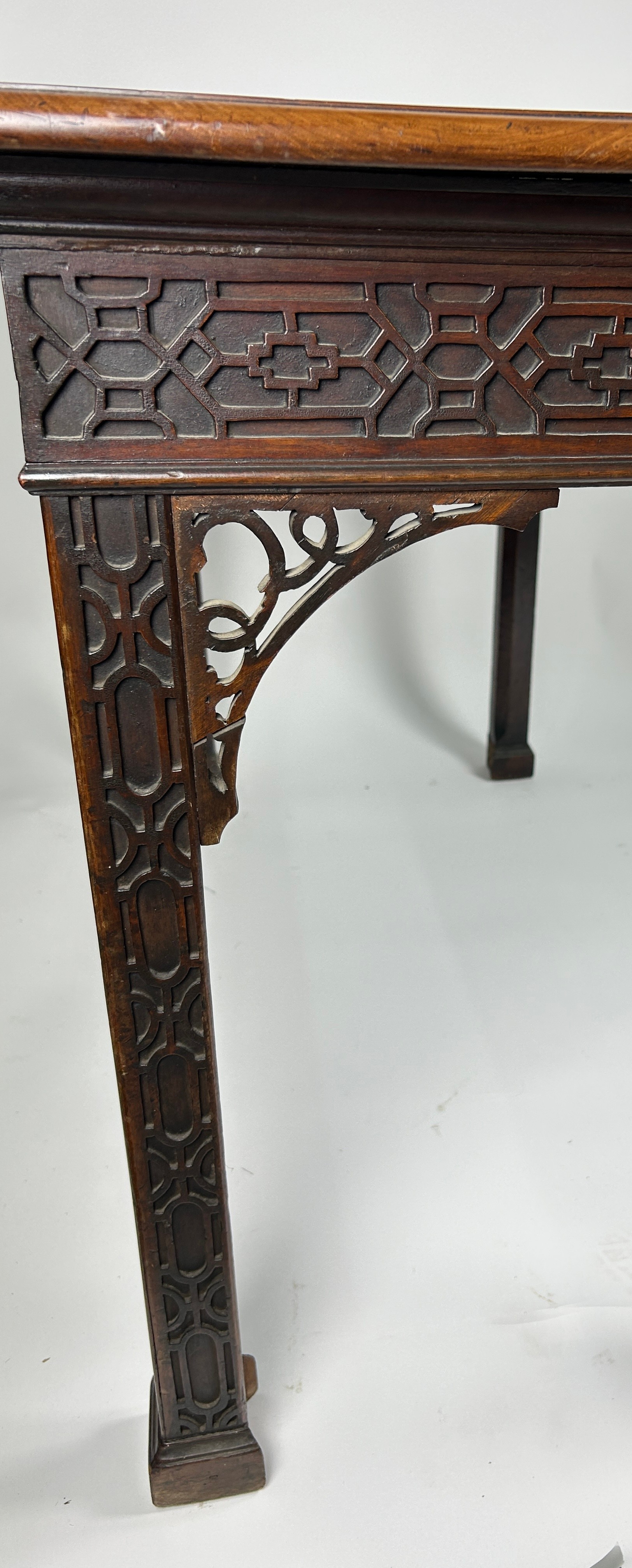 A GEORGE III SERVING TABLE CIRCA 1780 IN MANNER OF THOMAS CHIPPENDALE, Chinese gothic design with - Image 9 of 17