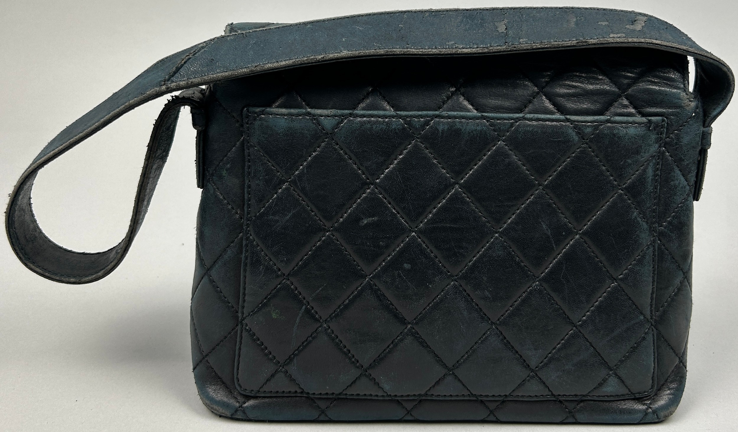 A CHANEL NAVY BLUE LEATHER QUILTED HANDBAG, with certificate of authenticity serial 10218184 and - Image 4 of 4