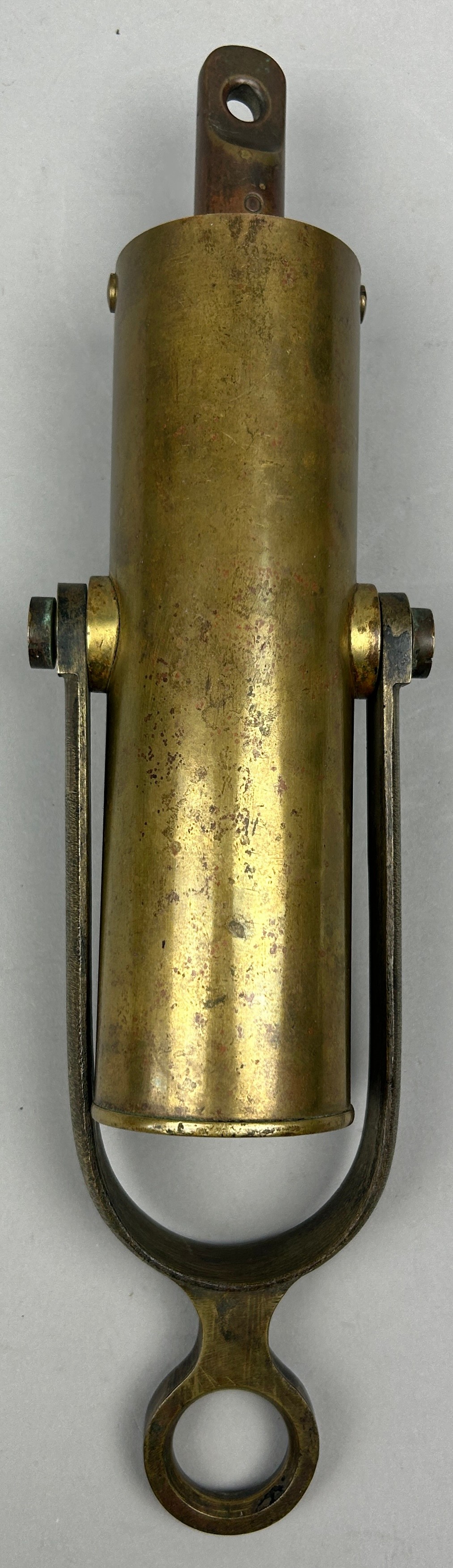A LATE 19TH CENTURY BRASS TAFFRAIL BY JOHN BLISS AND CO - Image 3 of 4