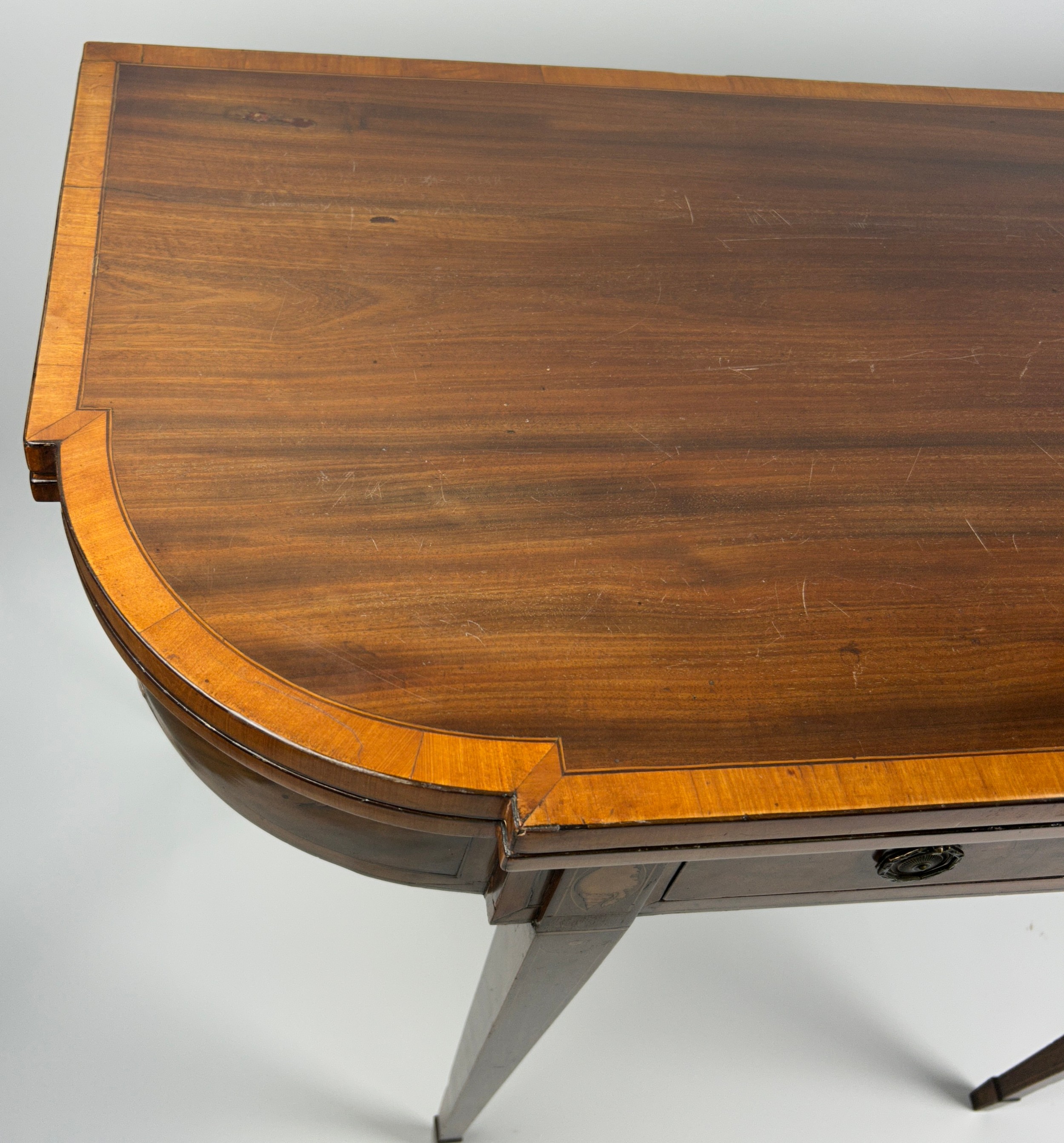 A SHERATON DESIGN GEORGE III TEA TABLE, late 18th century rosewood cross banded with satinwood shell - Image 5 of 7