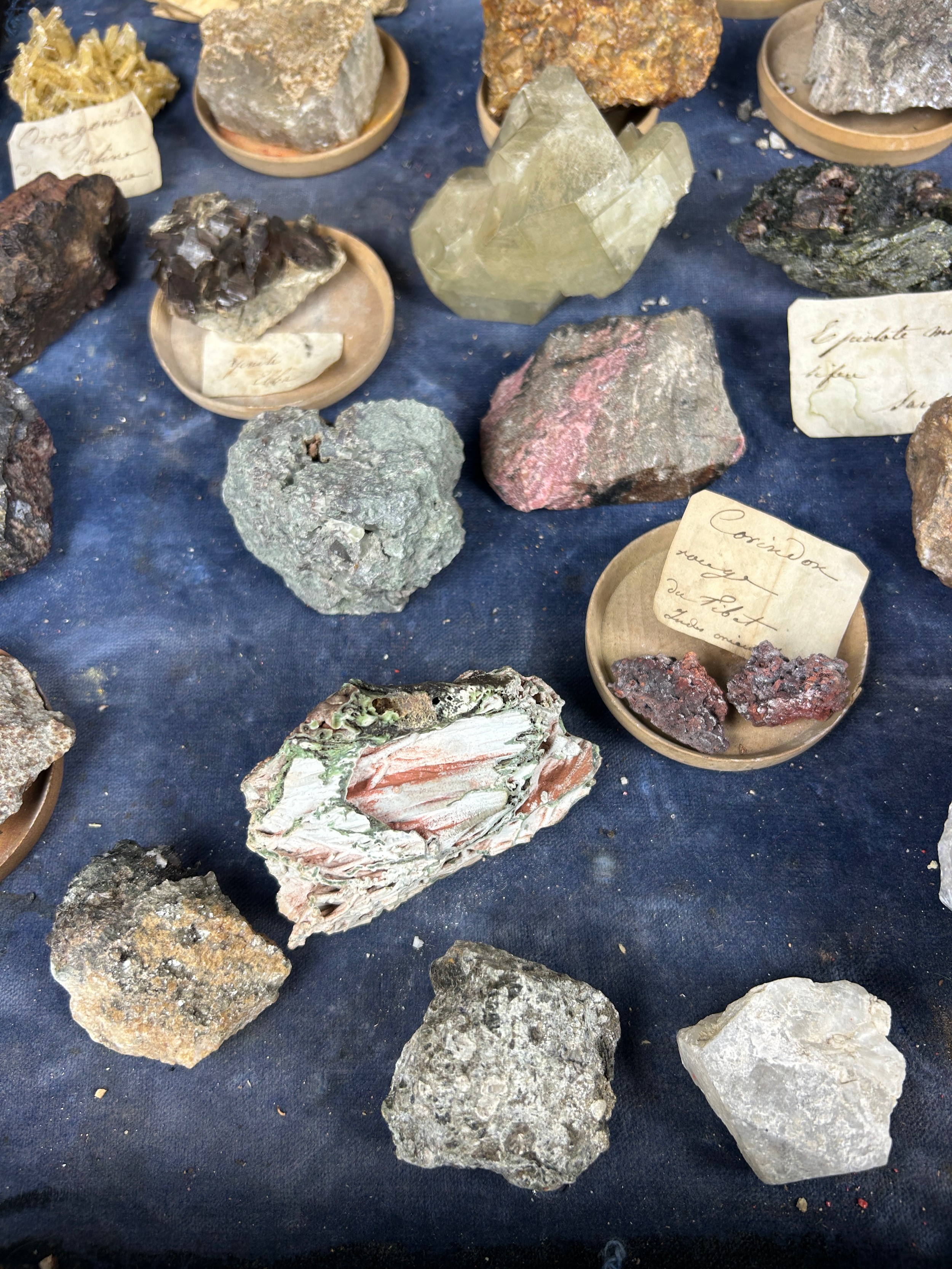 A RARE CABINET COLLECTION OF MINERALS CIRCA 1810-1860, including labels for some very important - Image 21 of 30