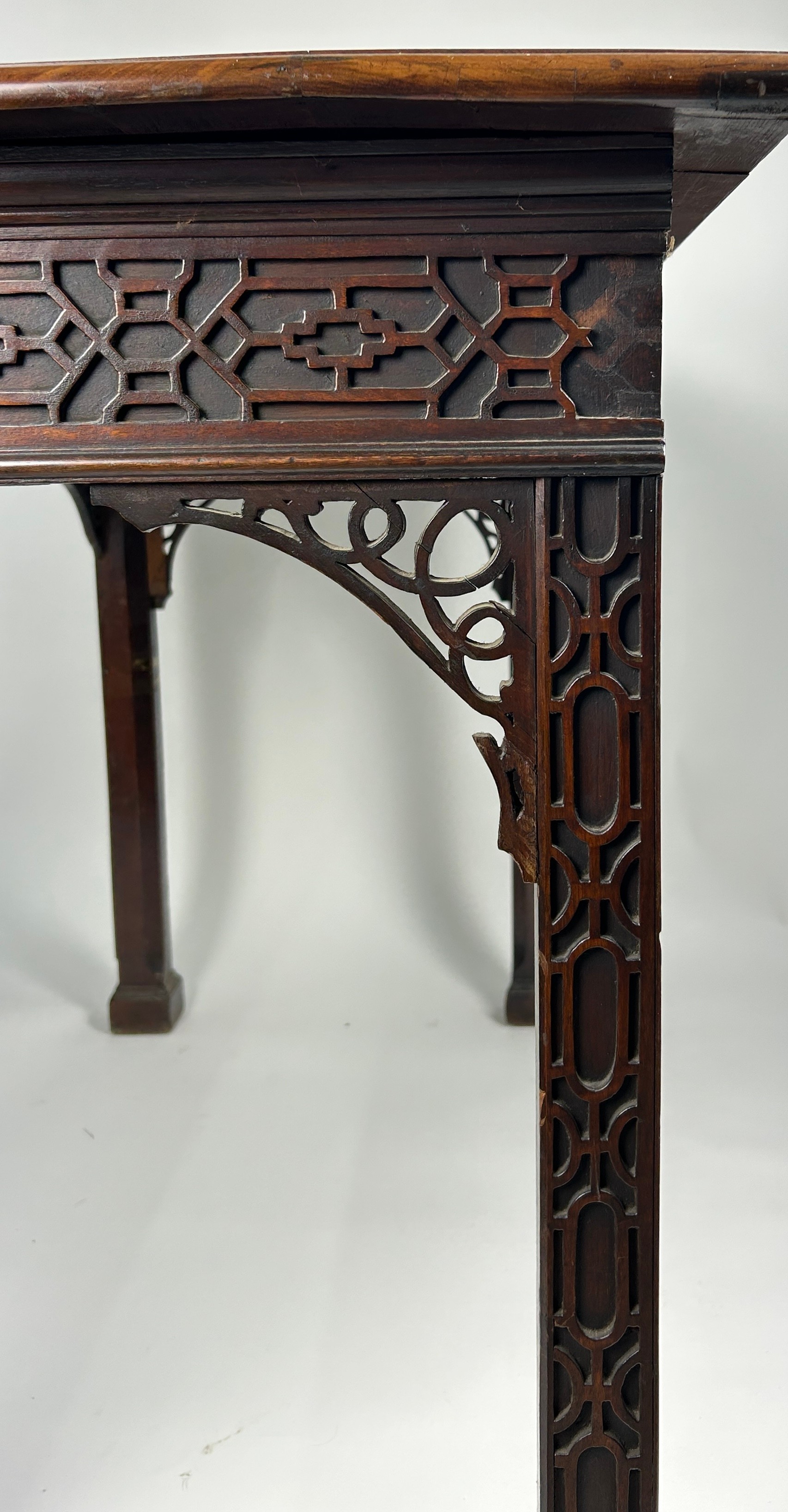 A GEORGE III SERVING TABLE CIRCA 1780 IN MANNER OF THOMAS CHIPPENDALE, Chinese gothic design with - Image 8 of 17