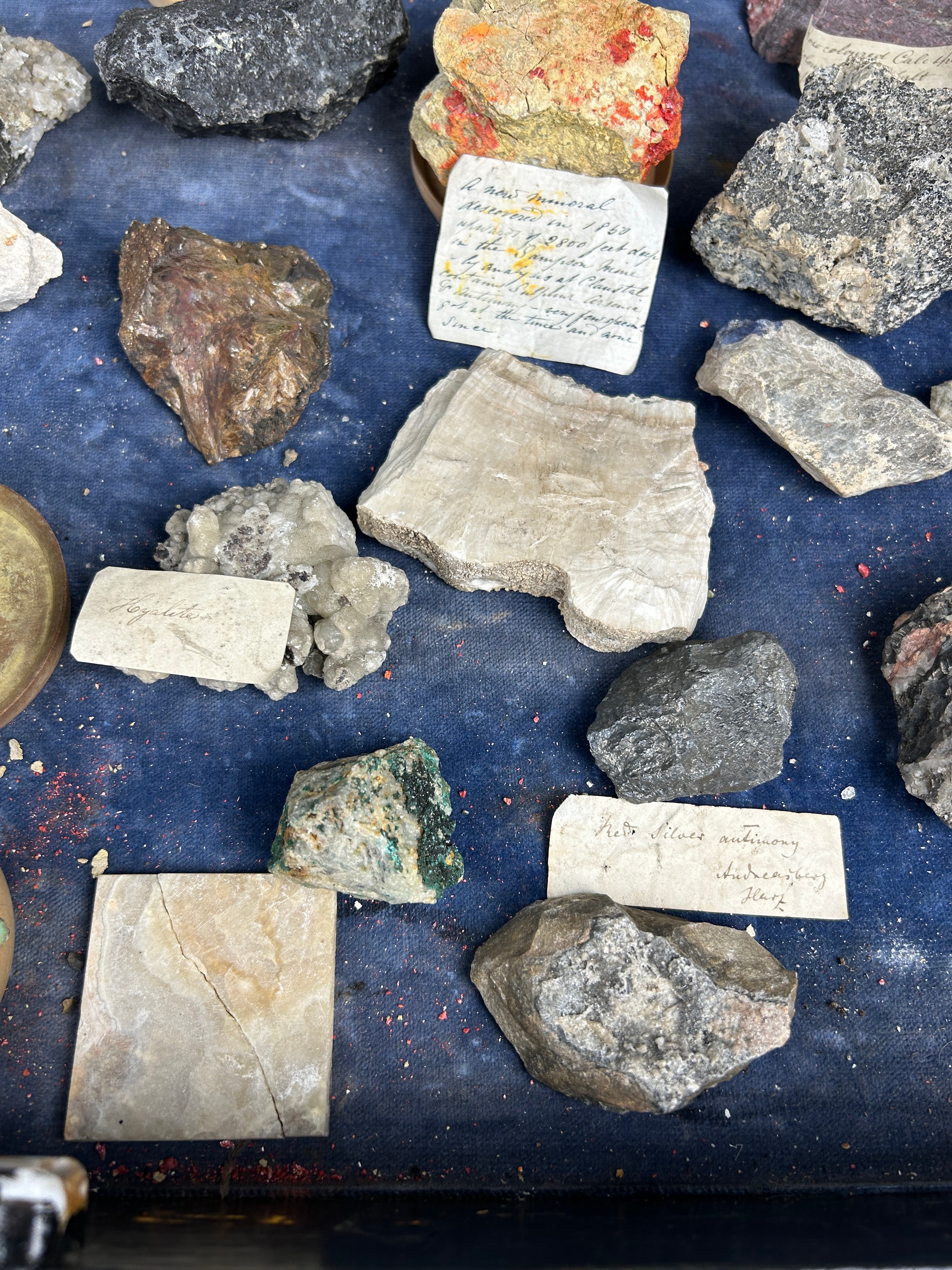 A RARE CABINET COLLECTION OF MINERALS CIRCA 1810-1860, including labels for some very important - Image 27 of 30