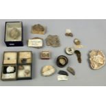 A COLLECTION OF FOSSILS EX MUSEUM, to include a fossil worm tube, shark tooth and more