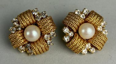 A PAIR OF CHRISTIAN DIOR DRESS JEWELLERY EARRINGS,