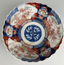 A LARGE 19TH CENTURY JAPANESE BOWL EDO PERIOD (1603-1867), Painted in the Imari palette with