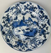 AN 18TH CENTURY CHINESE PORCELAIN DISH, Qing dynasty (1644-1912), blue and white decorated with a