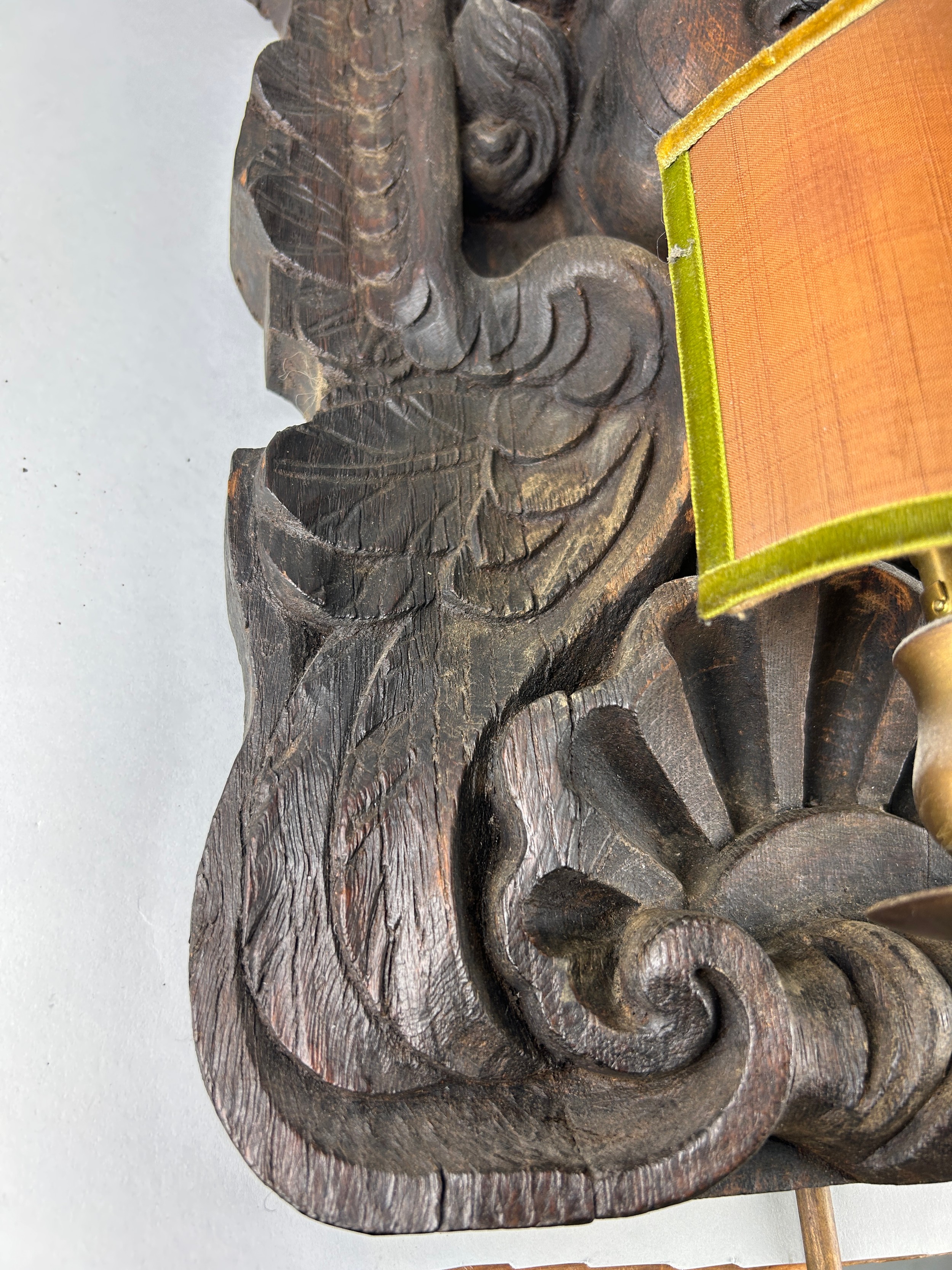 A CAROLEAN STYLE 17TH CENTURY WALL BRACKET POSSIBLY ITALIAN WITH HEAVILY CARVED CHERUBS HEAD, - Image 7 of 9