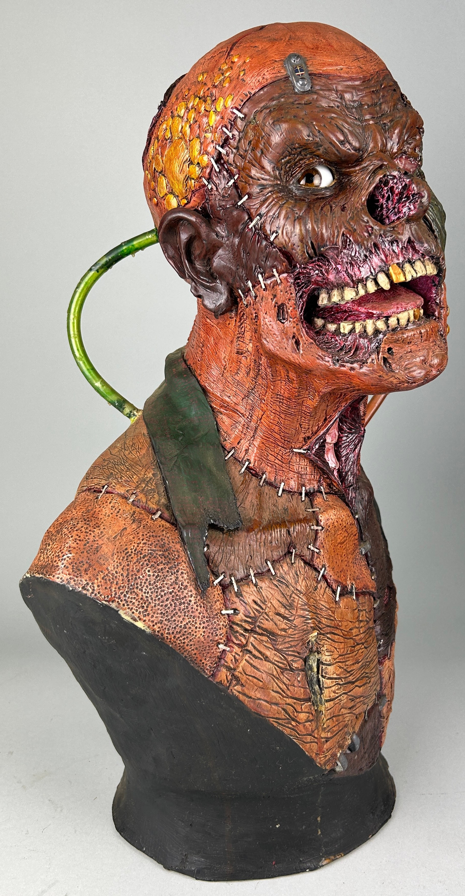 A REALISTIC HORROR MASK OF A SCI-FI ZOMBIE, - Image 2 of 6