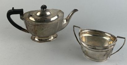 A SILVER TEAPOT AND SUGAR BOWL, Weight 900gms