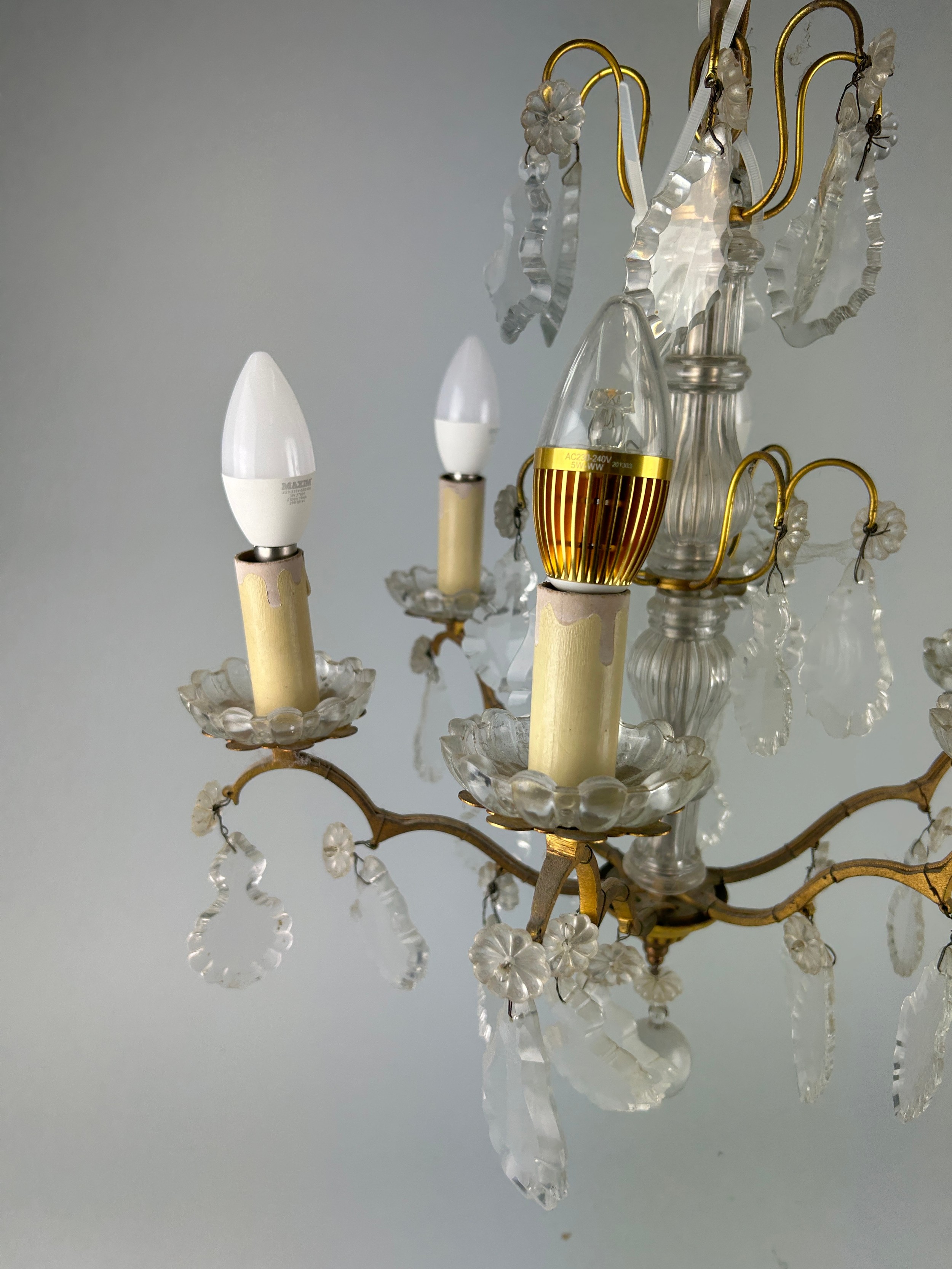 A SMALL BRASS AND GLASS CHANDELIER WITH CRYSTAL DROPS, - Image 2 of 4