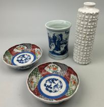 A MODERN CHINESE KANGXI STYLE JAR, along with two Japanese Imari plates (with faults) and a modern