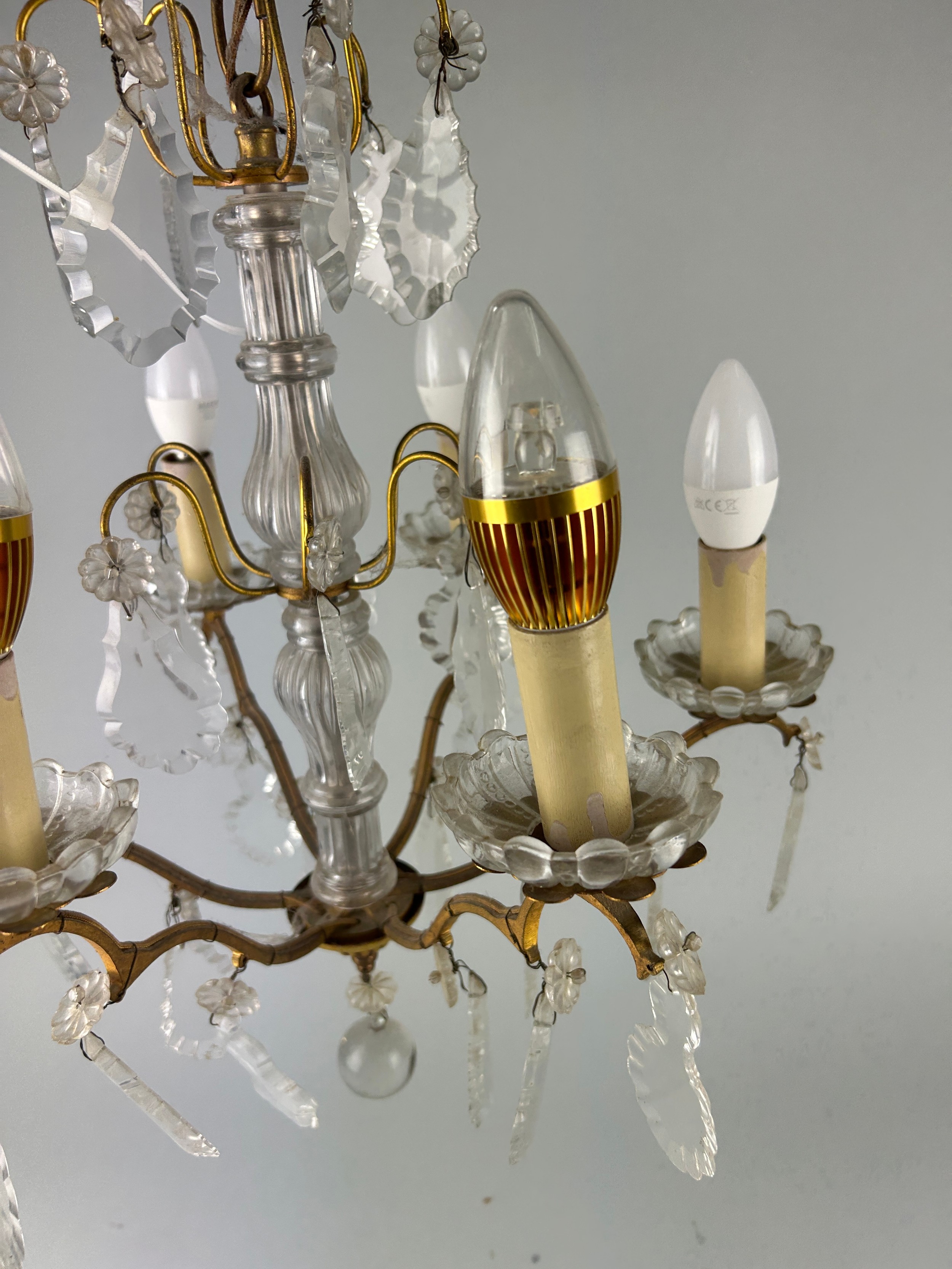 A SMALL BRASS AND GLASS CHANDELIER WITH CRYSTAL DROPS, - Image 3 of 4