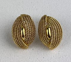 A PAIR OF 18CT GOLD CLIP-ON EARRINGS, Total weight: 7.6gms Marked for 750. 16mm x 10mm each