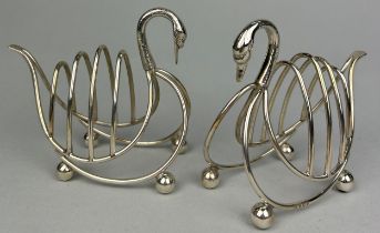 A PAIR SILVER TOAST RACKS IN THE FORM OF SWANS BY BISHTONS LTD Weight: 220gms