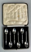A SET OF SIX SILVER APOSTLE SPOONS IN AN ANTIQUE CASE, Weight: 57gms