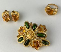 A CUSTOM MADE SET CONSISTING OF A GOLD BROOCH, RING AND TWO EARRINGS IN 14CT GOLD, The 14ct gold