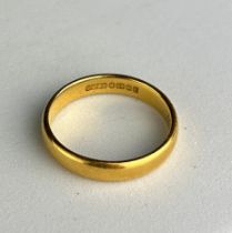 A 22CT GOLD WEDDING BAND, Weight 4.9gms Marked inside CG&S 22ct.