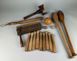 A LARGE COLLECTION OF ANTIQUE TREEN ITEMS TO INCLUDE BOWLING PINS, EXERCISE JUGGLING STICKS AND MORE