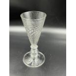 A Georgian ale glass with spiral flute and base (15.5cm H)
