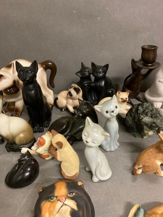 An extensive selection of ceramic and soap stone cats - Image 2 of 5