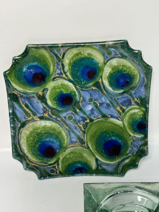 A peacock plate and a glass square candle holder (SQ23cm) - Image 2 of 4