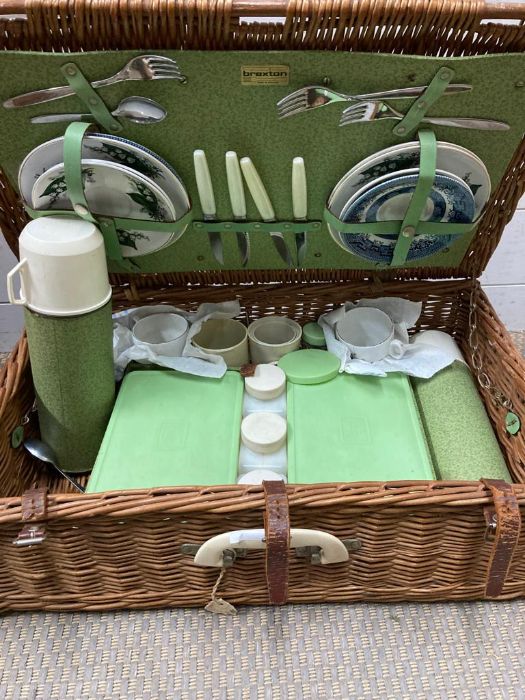 Two picnic hampers one a vintage Brexton two person set - Image 4 of 4